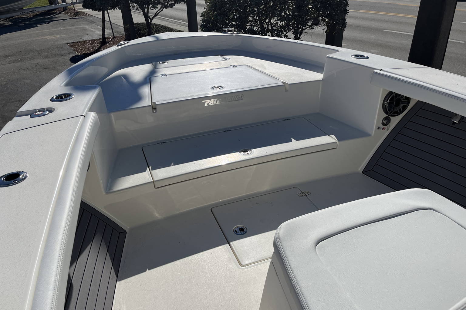 New 2023 Pathfinder 2700 Open #F042 image 15