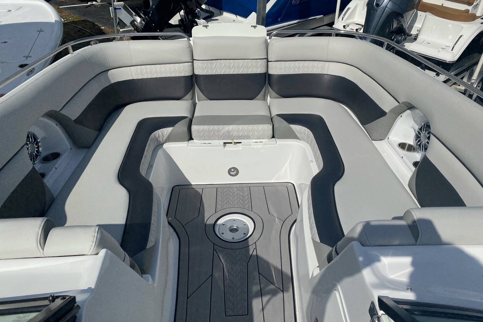 New 2023 Hurricane SunDeck 2486 OB #1874 image 9