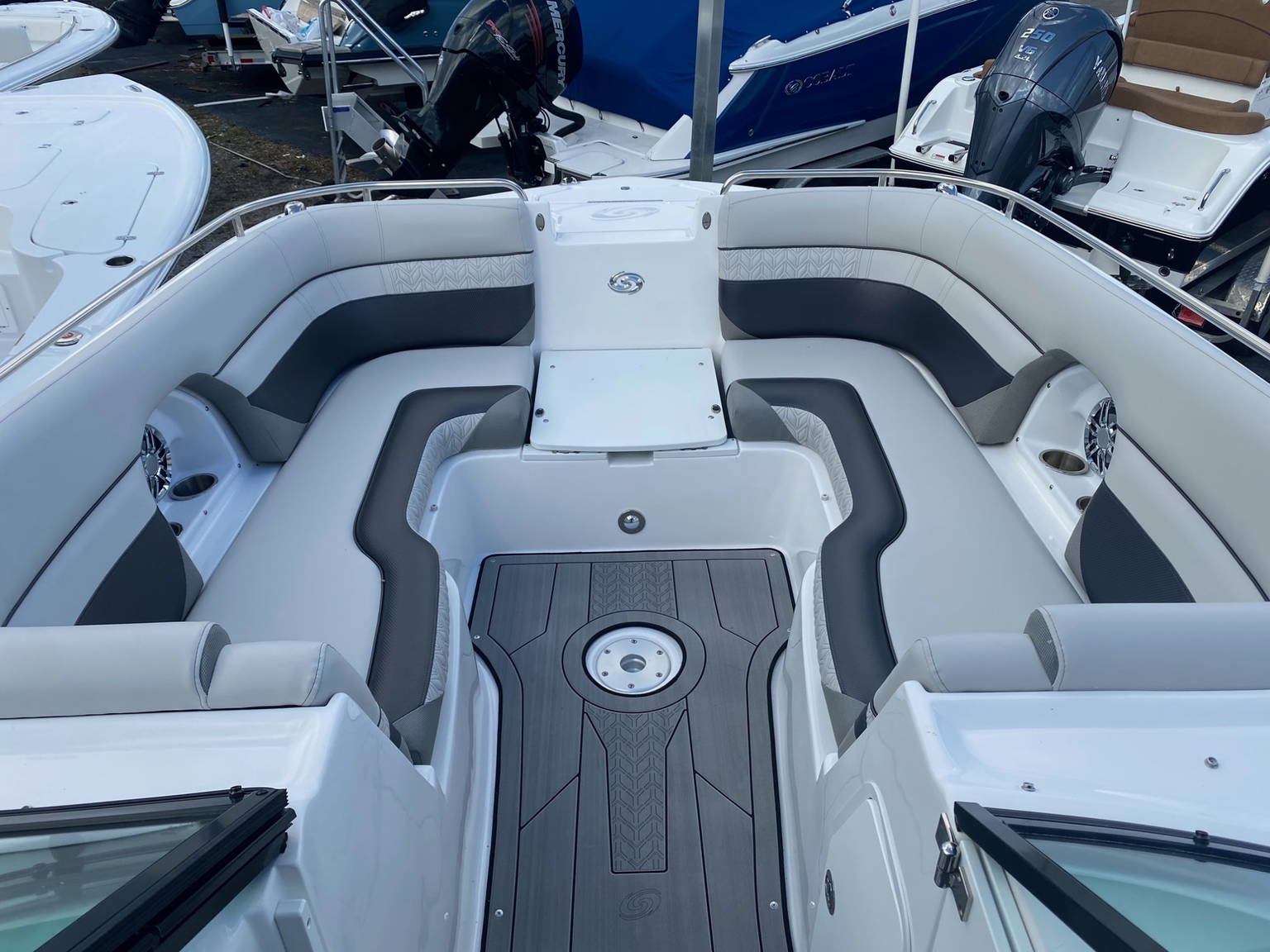 Alternative image of Hurricane SunDeck 2486 OB in Florida Keys, FL