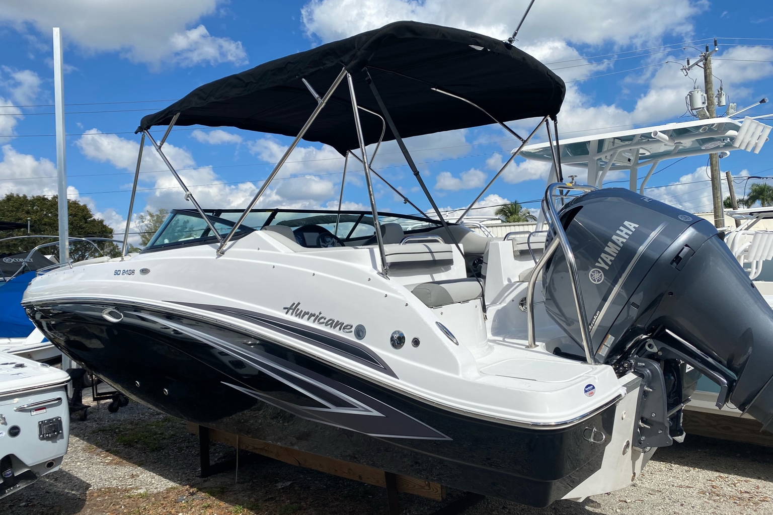 New 2023 Hurricane SunDeck 2486 OB #1874 image 2