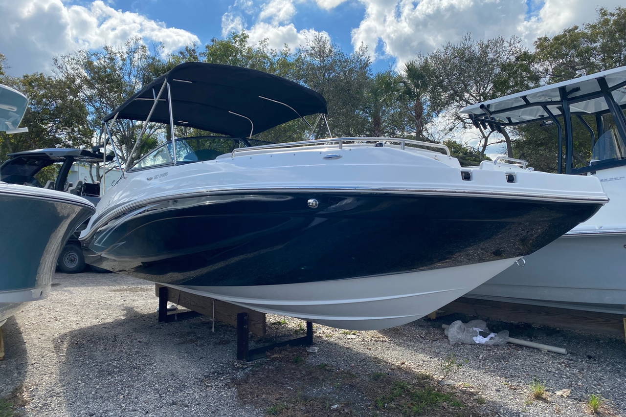 Main image of Hurricane SunDeck 2486 OB in Florida Keys, FL