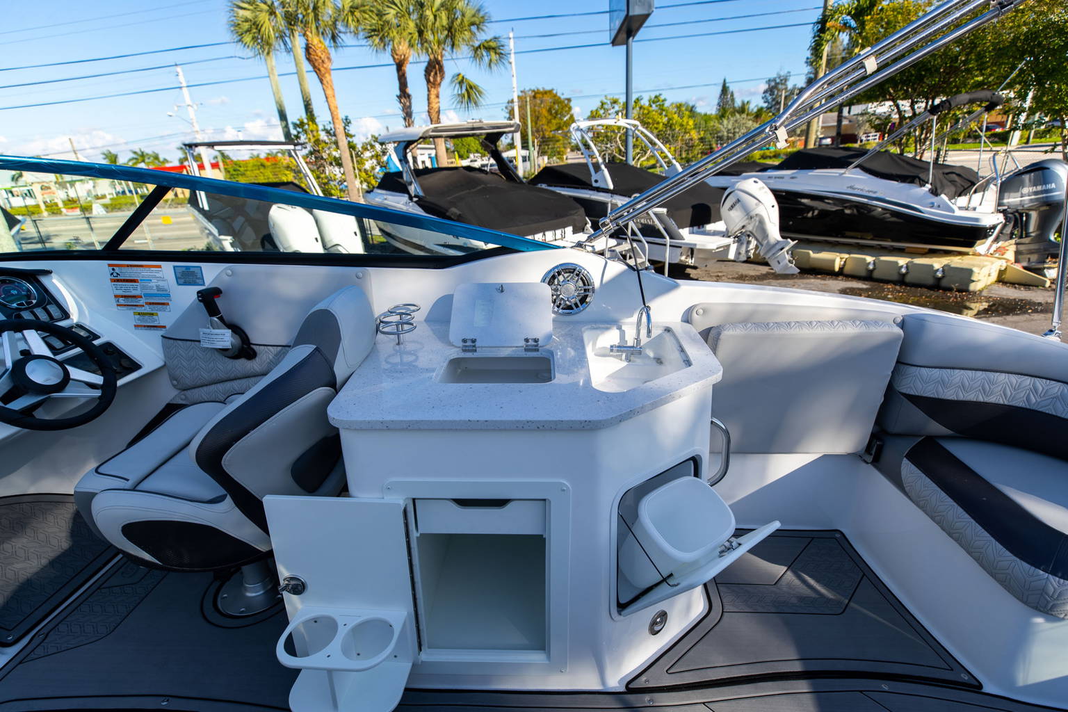 New 2023 Hurricane SunDeck SD 2690 OB #0700 image 15