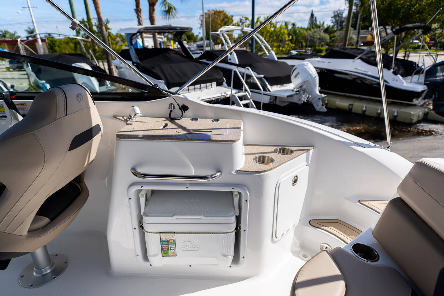 New 2023 Hurricane SunDeck 2400 OB #1867 image 11