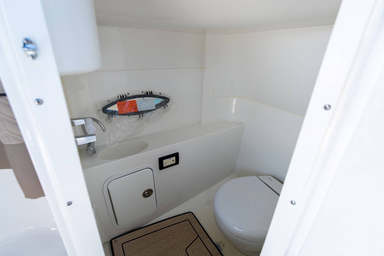 New 2023 Hurricane SunDeck 2400 OB #1867 image 22
