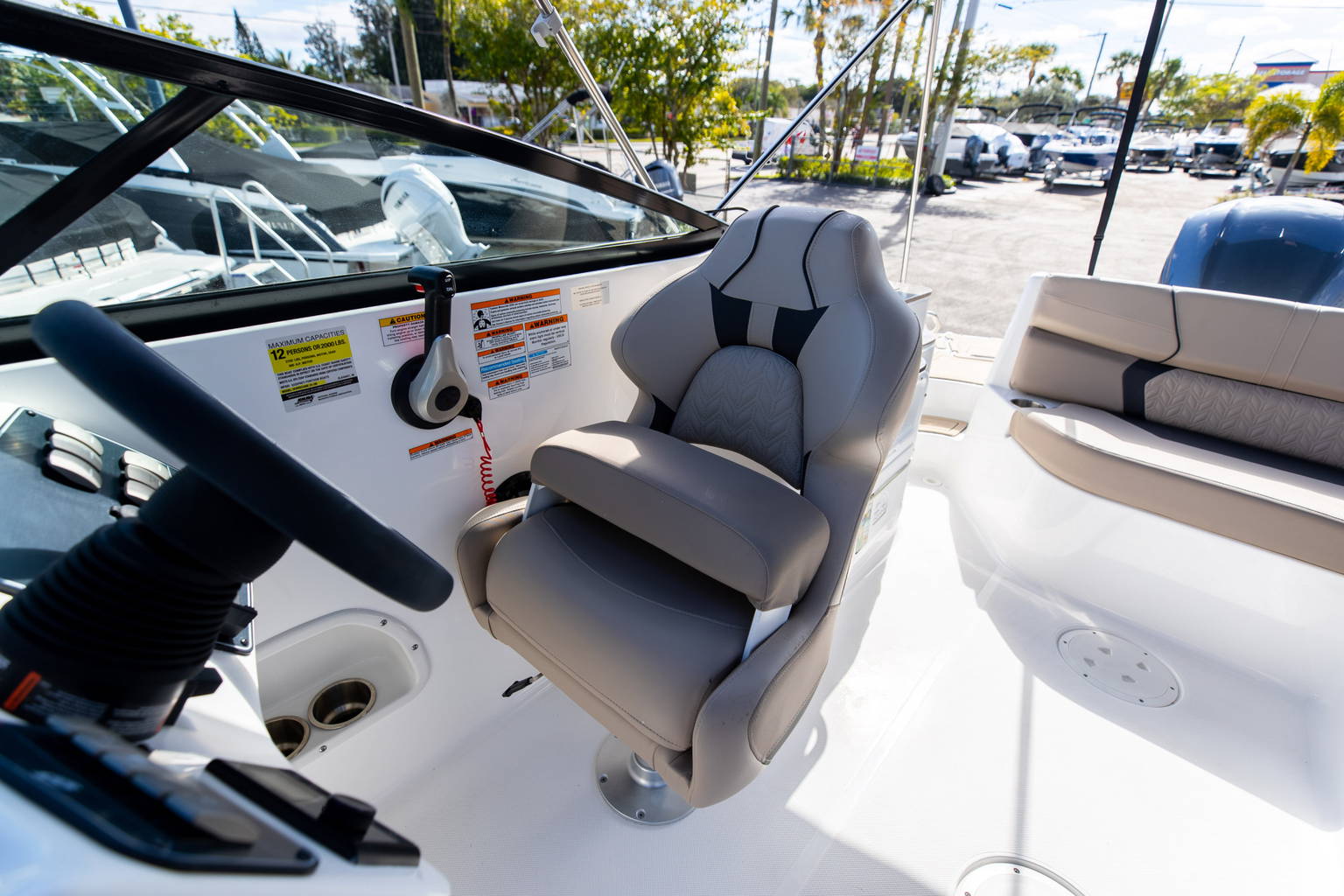 New 2023 Hurricane SunDeck 2400 OB #1867 image 23