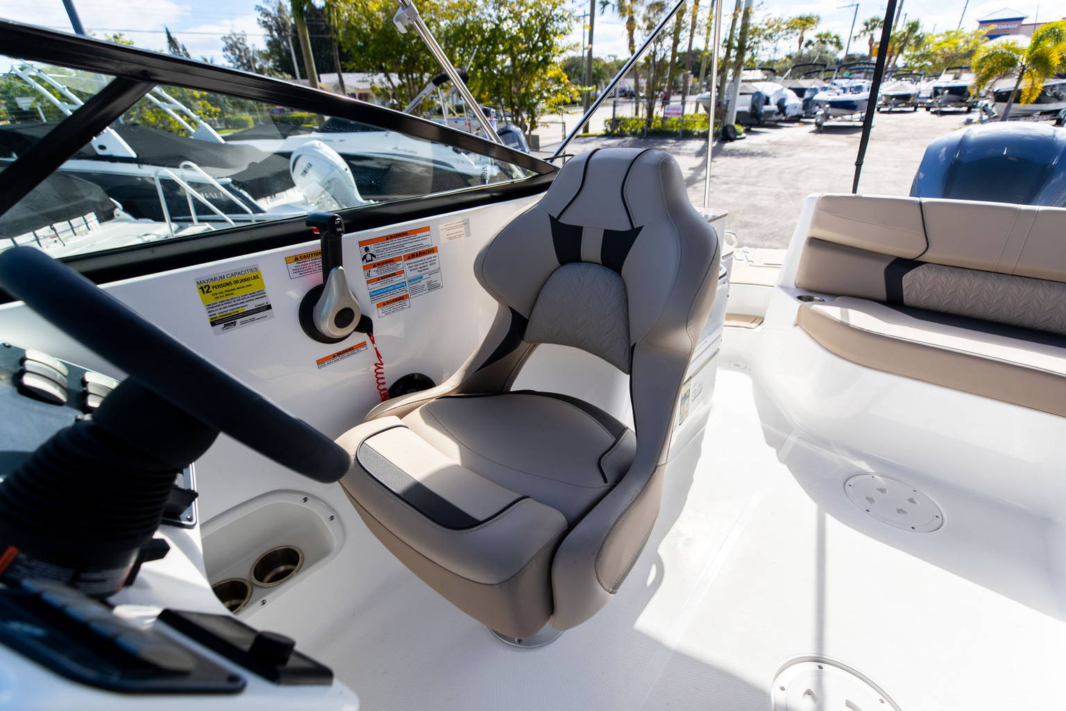 New 2023 Hurricane SunDeck 2400 OB #1867 image 24