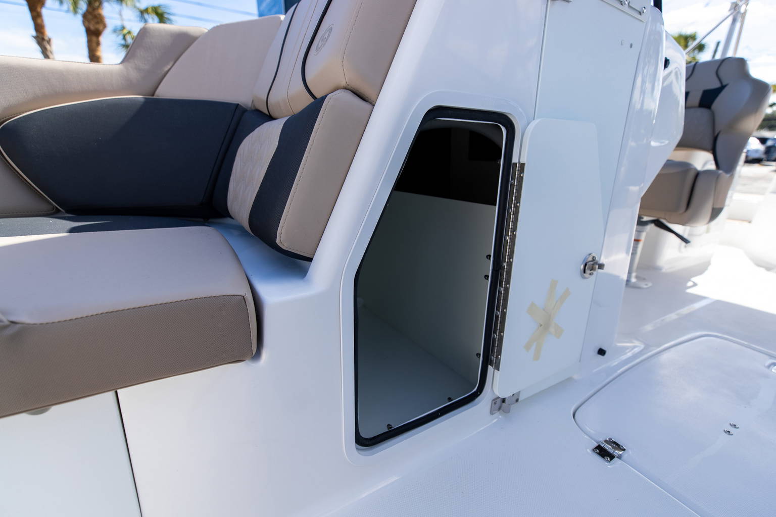 New 2023 Hurricane SunDeck 2400 OB #1867 image 32