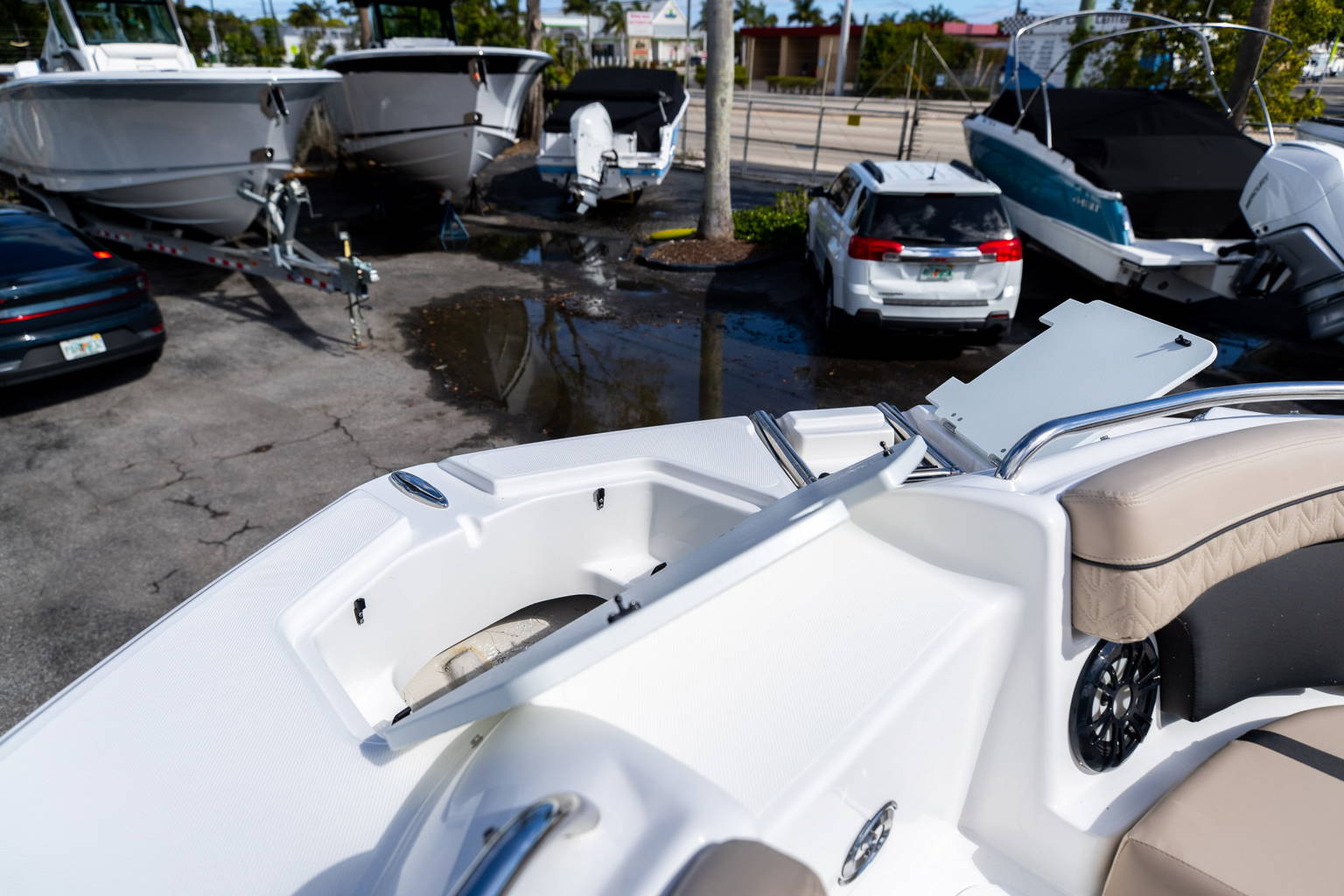 New 2023 Hurricane SunDeck 2400 OB #1867 image 36