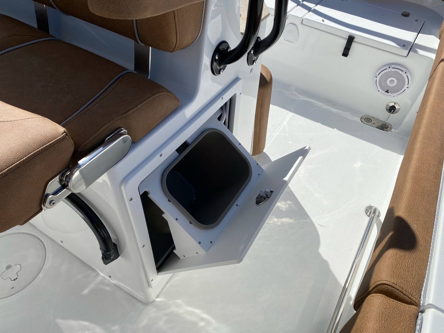 Alternative image of Sea Hunt Ultra 255 SE in West Palm Beach, FL
