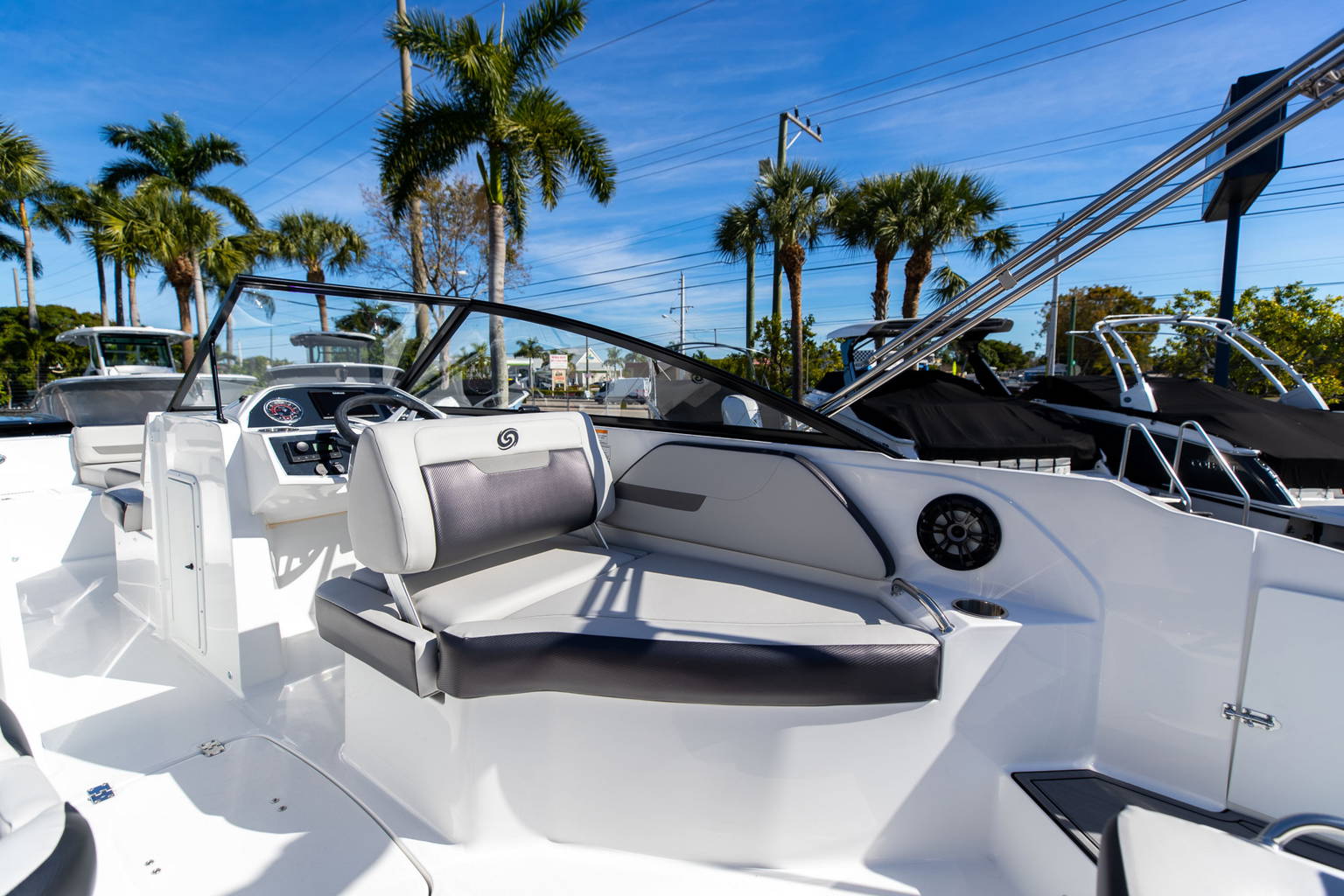 New 2023 Hurricane SunDeck OB SD 235 OB #9692 image 12