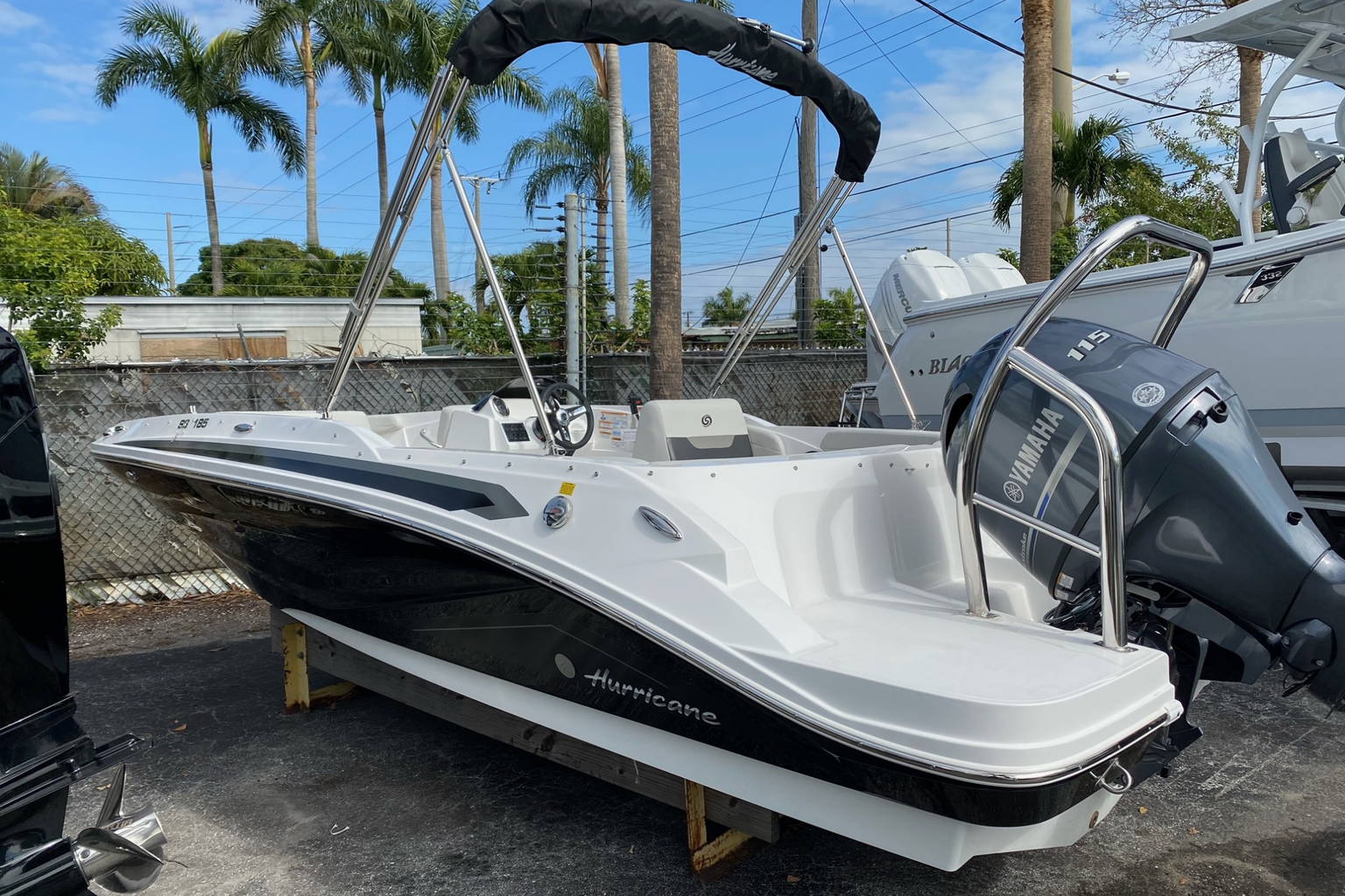 New 2023 Hurricane SunDeck Sport 185 OB #2069 image 2