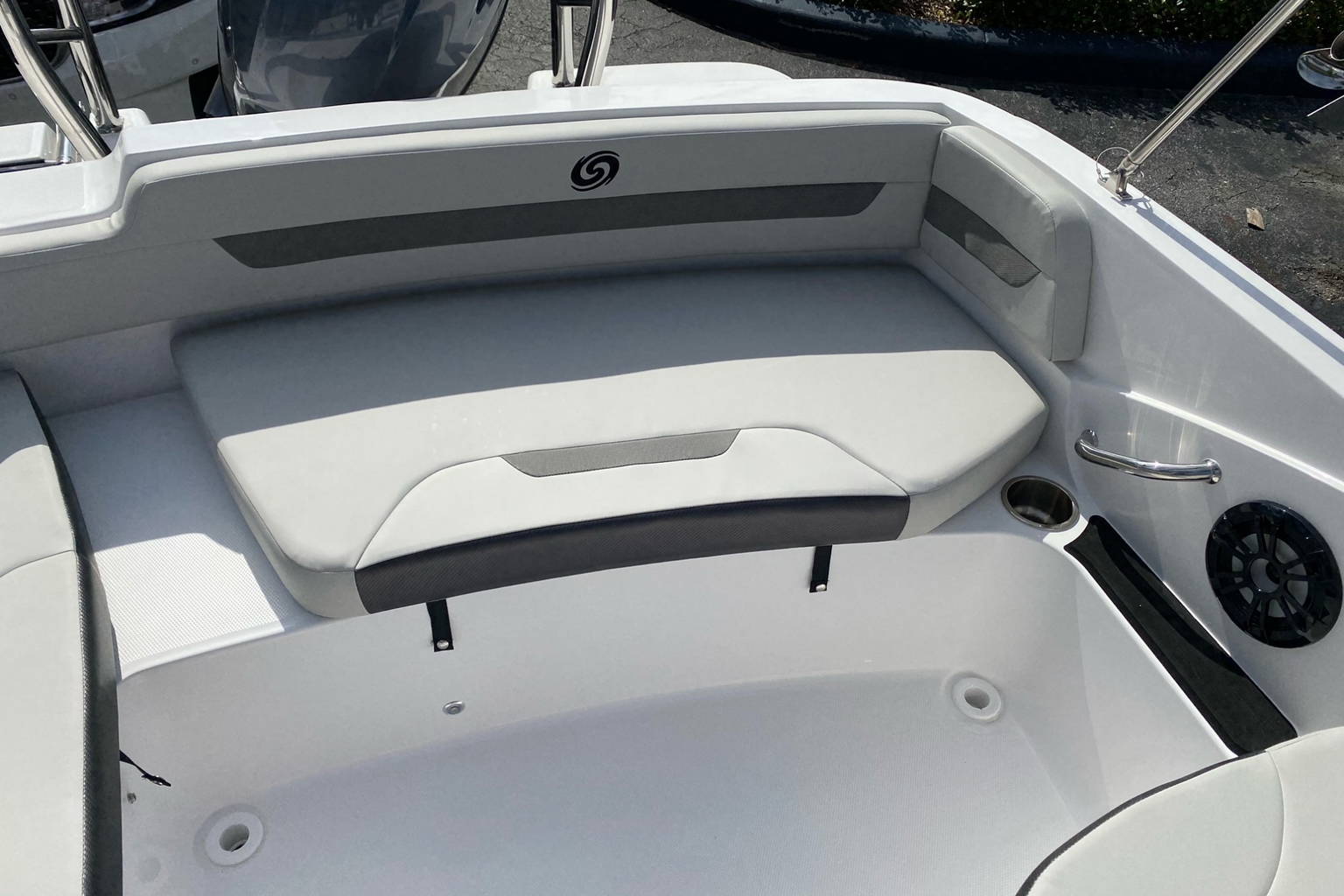 New 2023 Hurricane SunDeck Sport 185 OB #2069 image 18