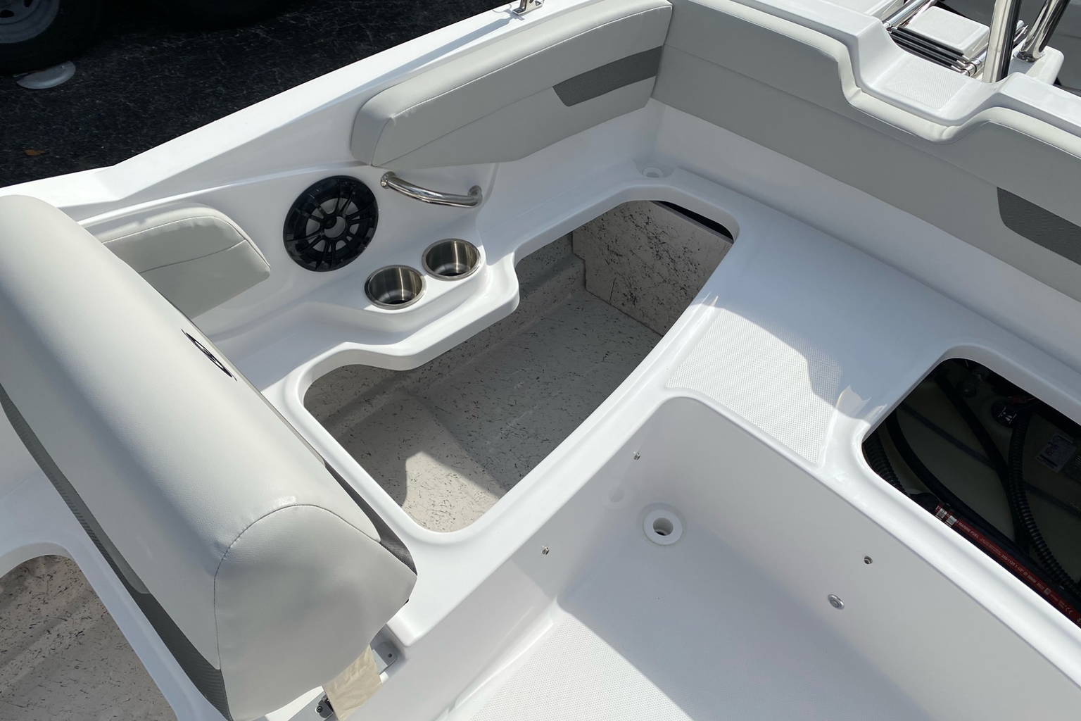 New 2023 Hurricane SunDeck Sport 185 OB #2069 image 17
