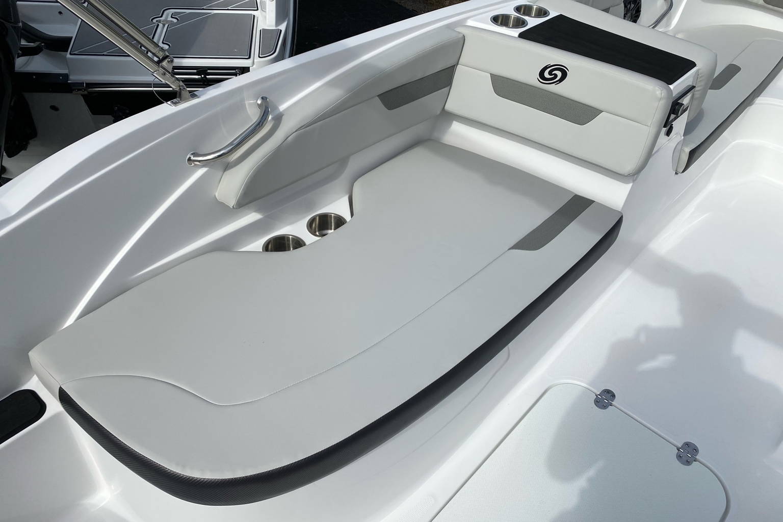 New 2023 Hurricane SunDeck Sport 185 OB #2069 image 14