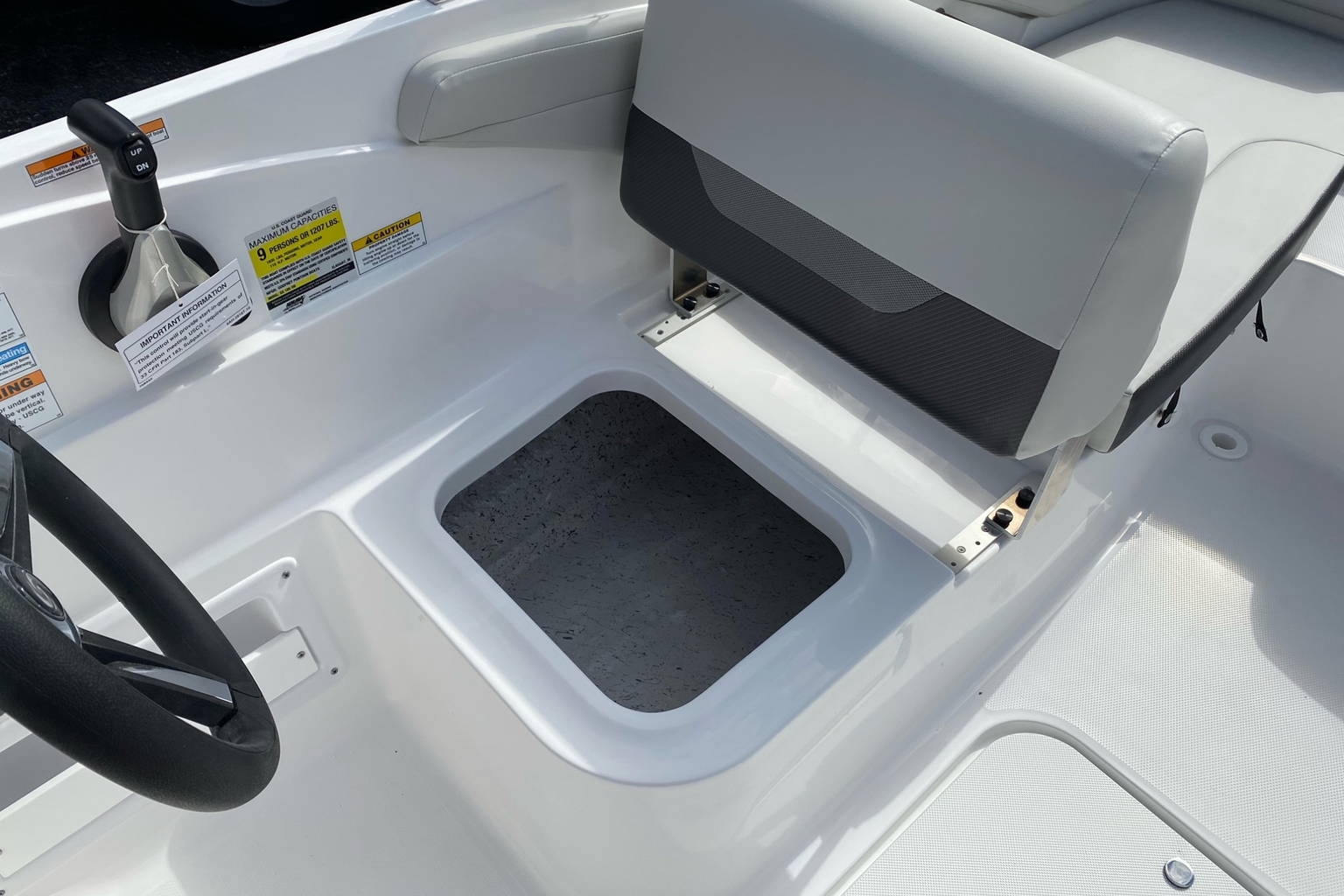 New 2023 Hurricane SunDeck Sport 185 OB #2069 image 13