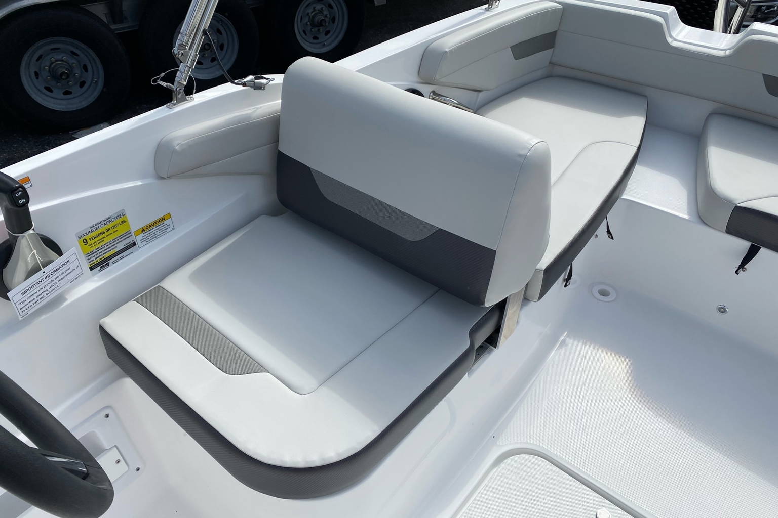 New 2023 Hurricane SunDeck Sport 185 OB #2069 image 12