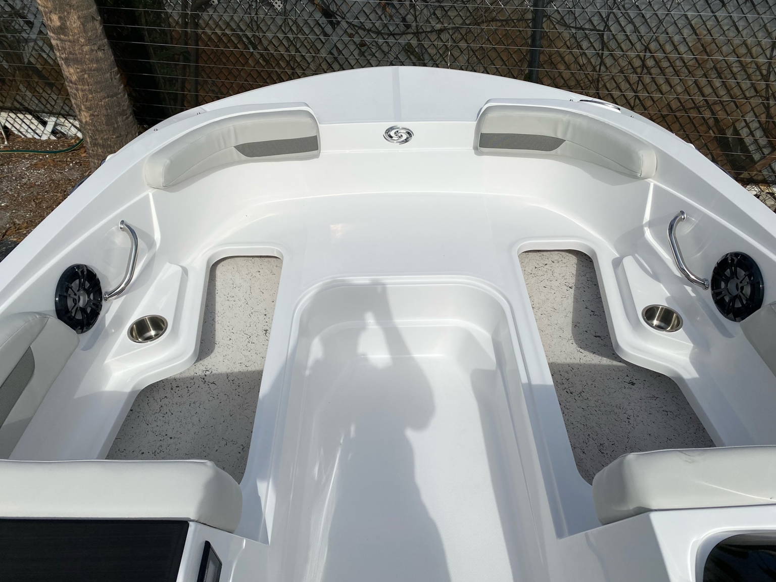Alternative image of Hurricane SunDeck Sport 185 OB in West Palm Beach, FL