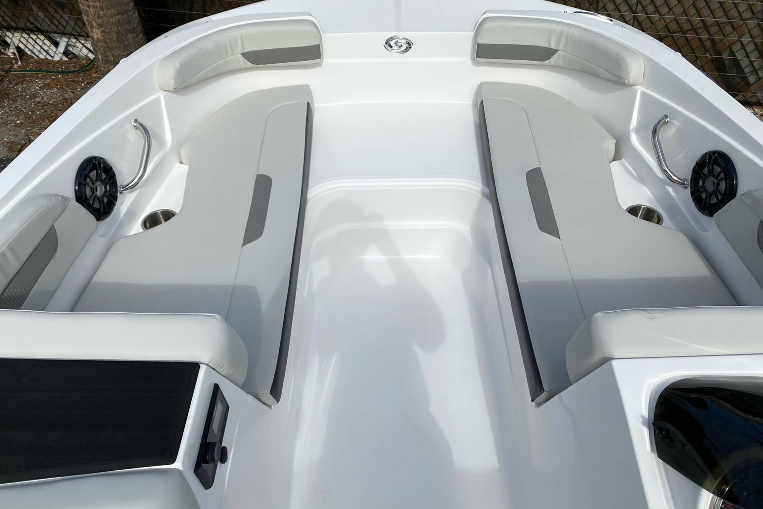 New 2023 Hurricane SunDeck Sport 185 OB #2069 image 5