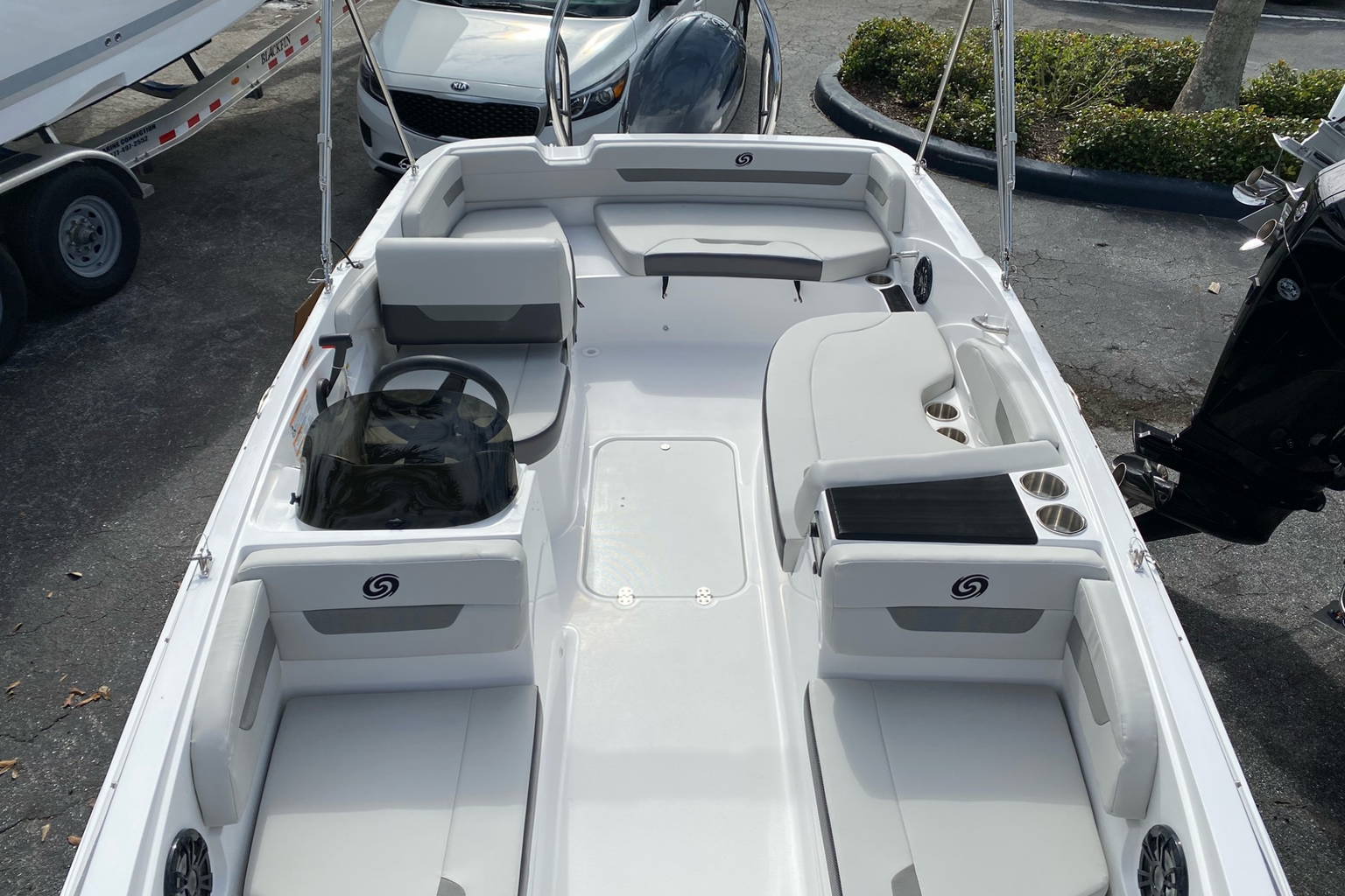 New 2023 Hurricane SunDeck Sport 185 OB #2069 image 4