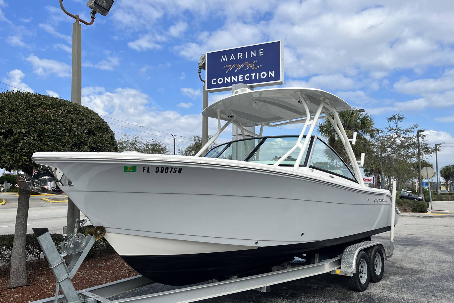 Used 2020 Cobia 240 DC #E013 image 2