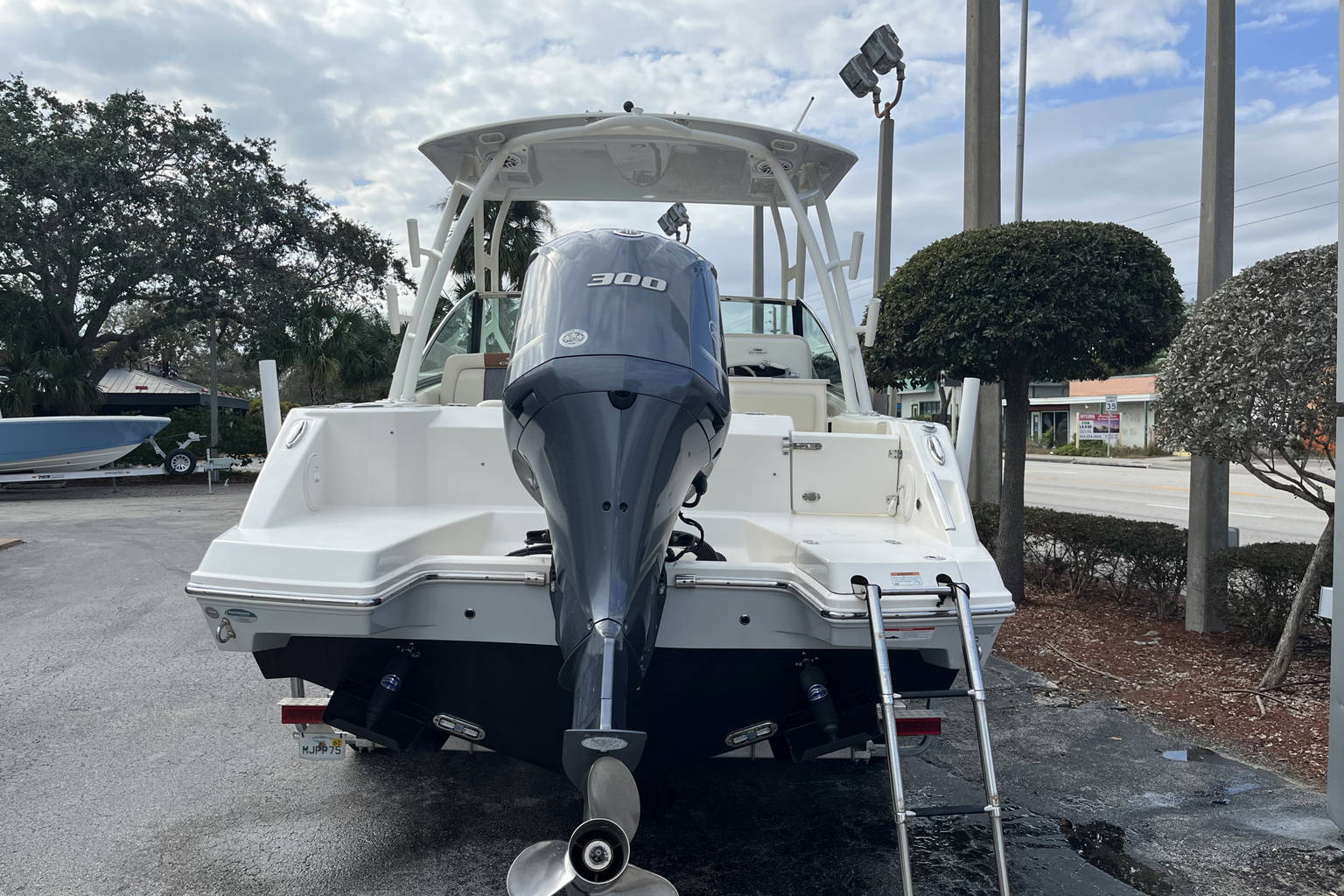 Used 2020 Cobia 240 DC #E013 image 5