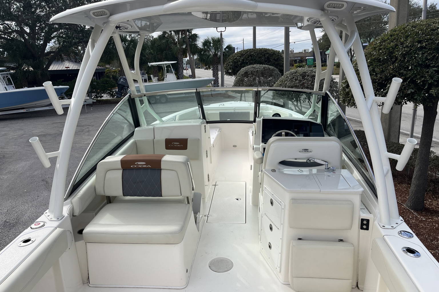 Used 2020 Cobia 240 DC #E013 image 8
