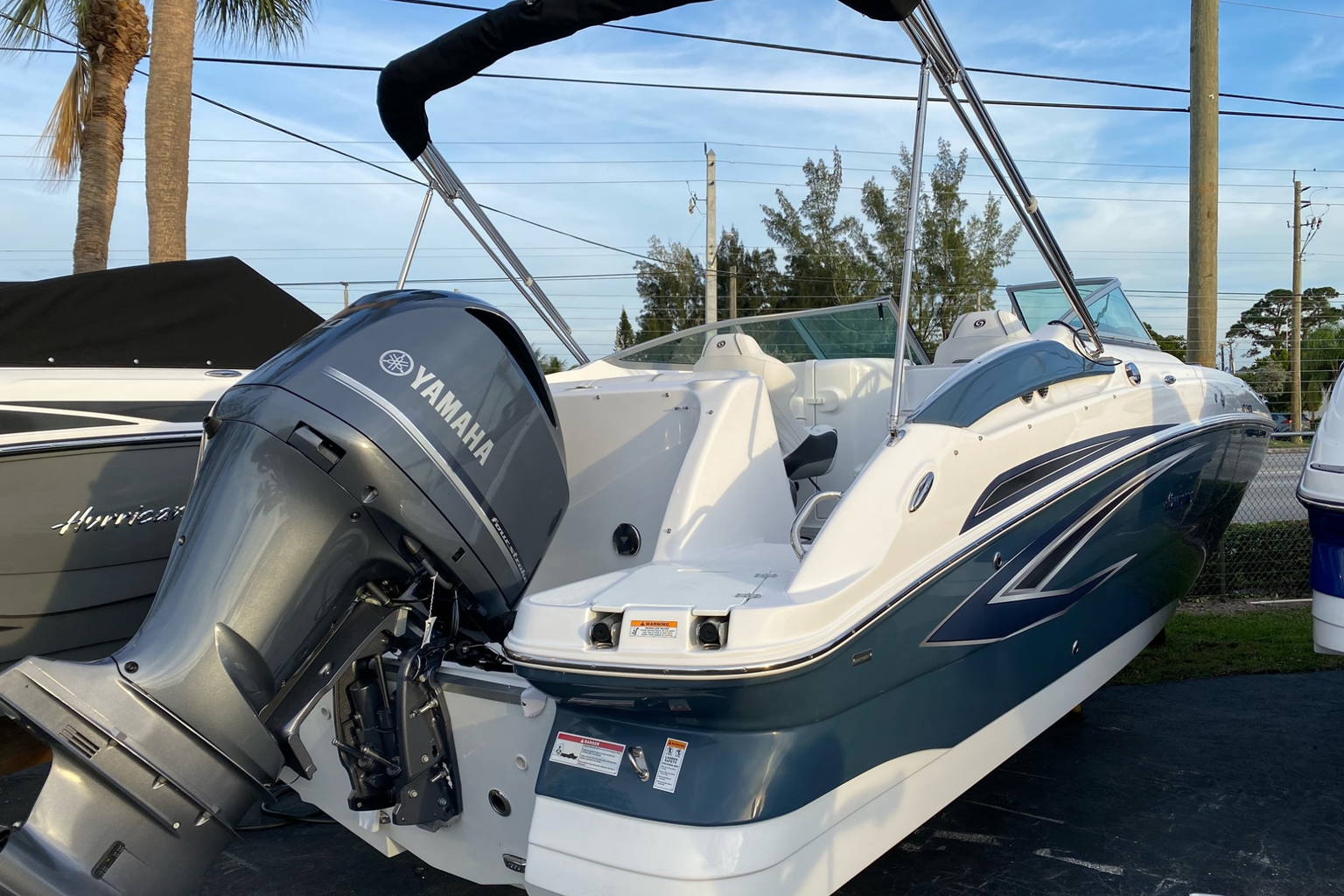 New 2023 Hurricane SunDeck 2400 OB #1880 image 1