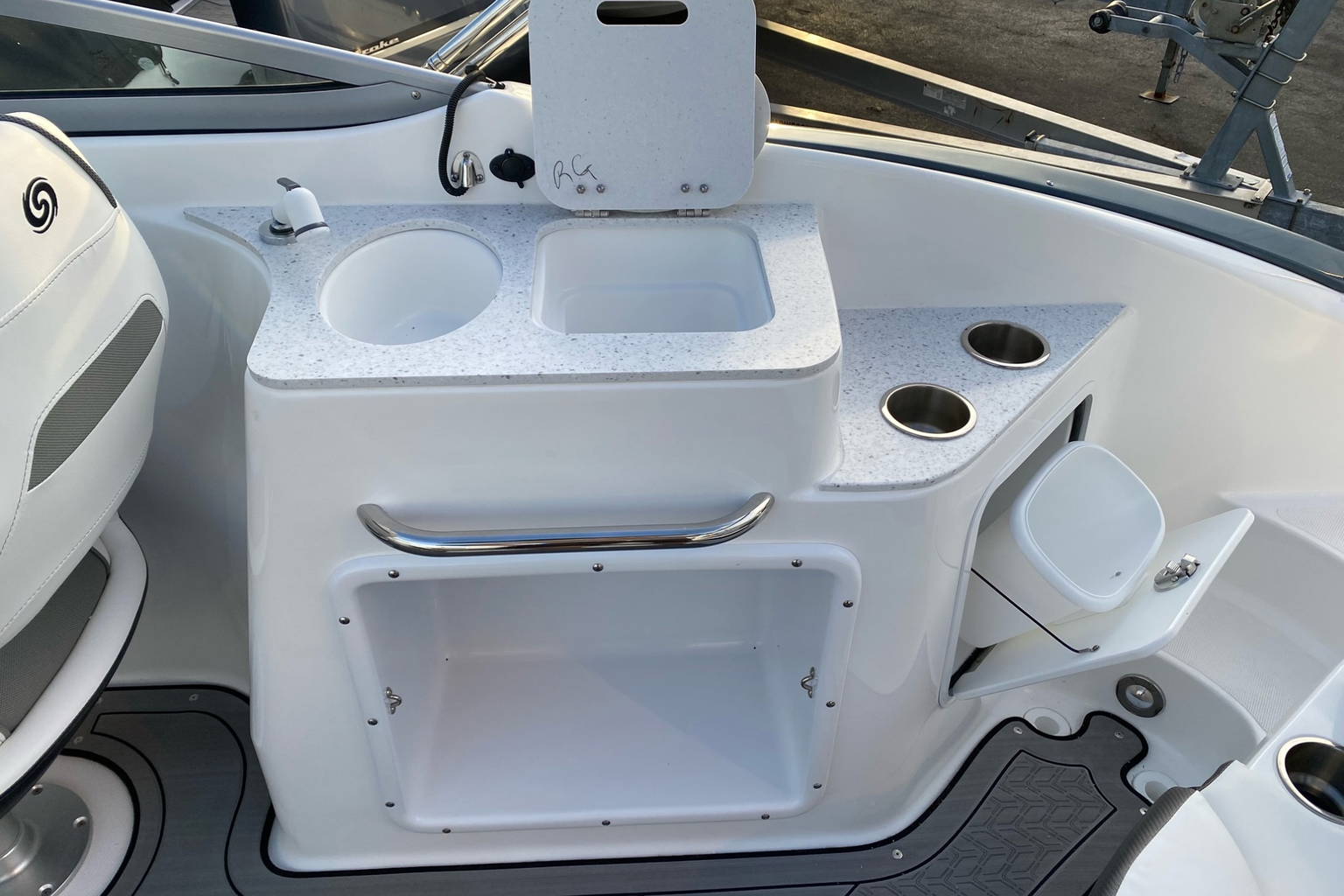 New 2023 Hurricane SunDeck 2400 OB #1880 image 14