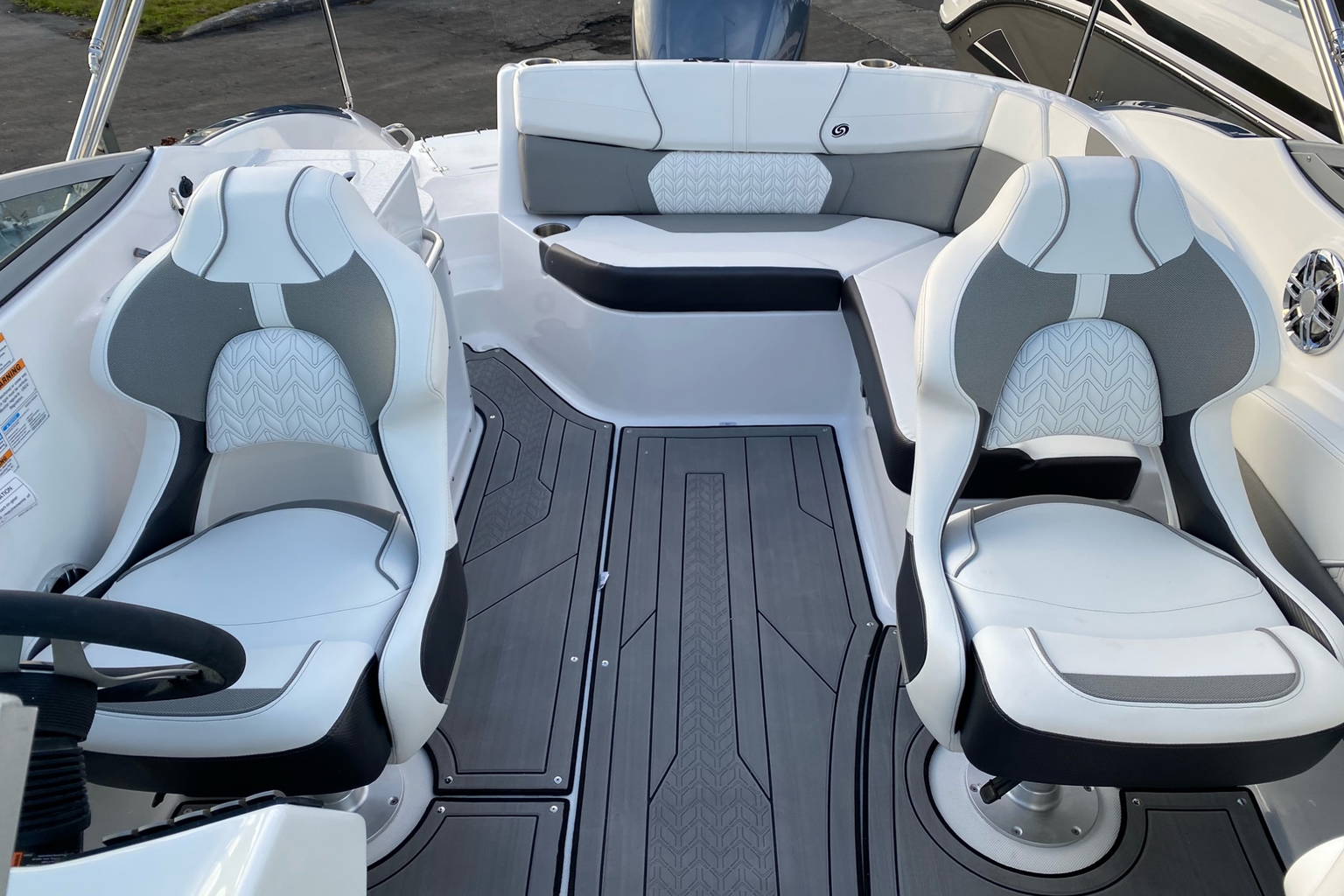 New 2023 Hurricane SunDeck 2400 OB #1880 image 7
