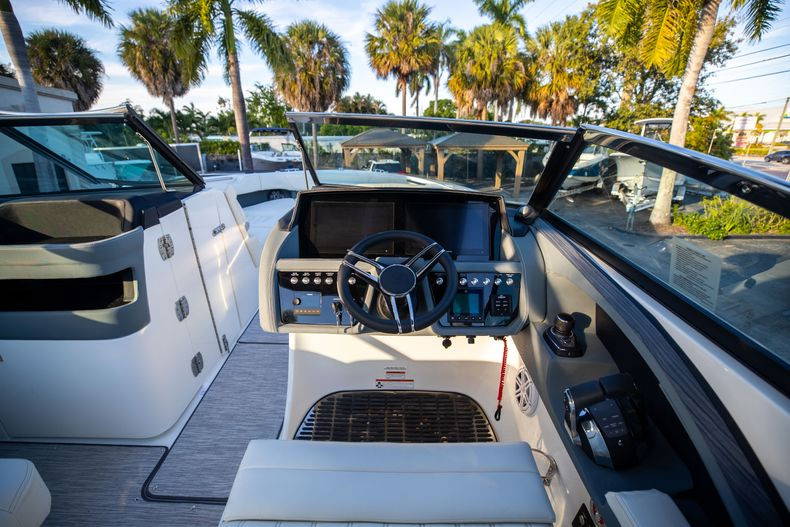 Alternative image of Cobalt 30SC in West Palm Beach, FL