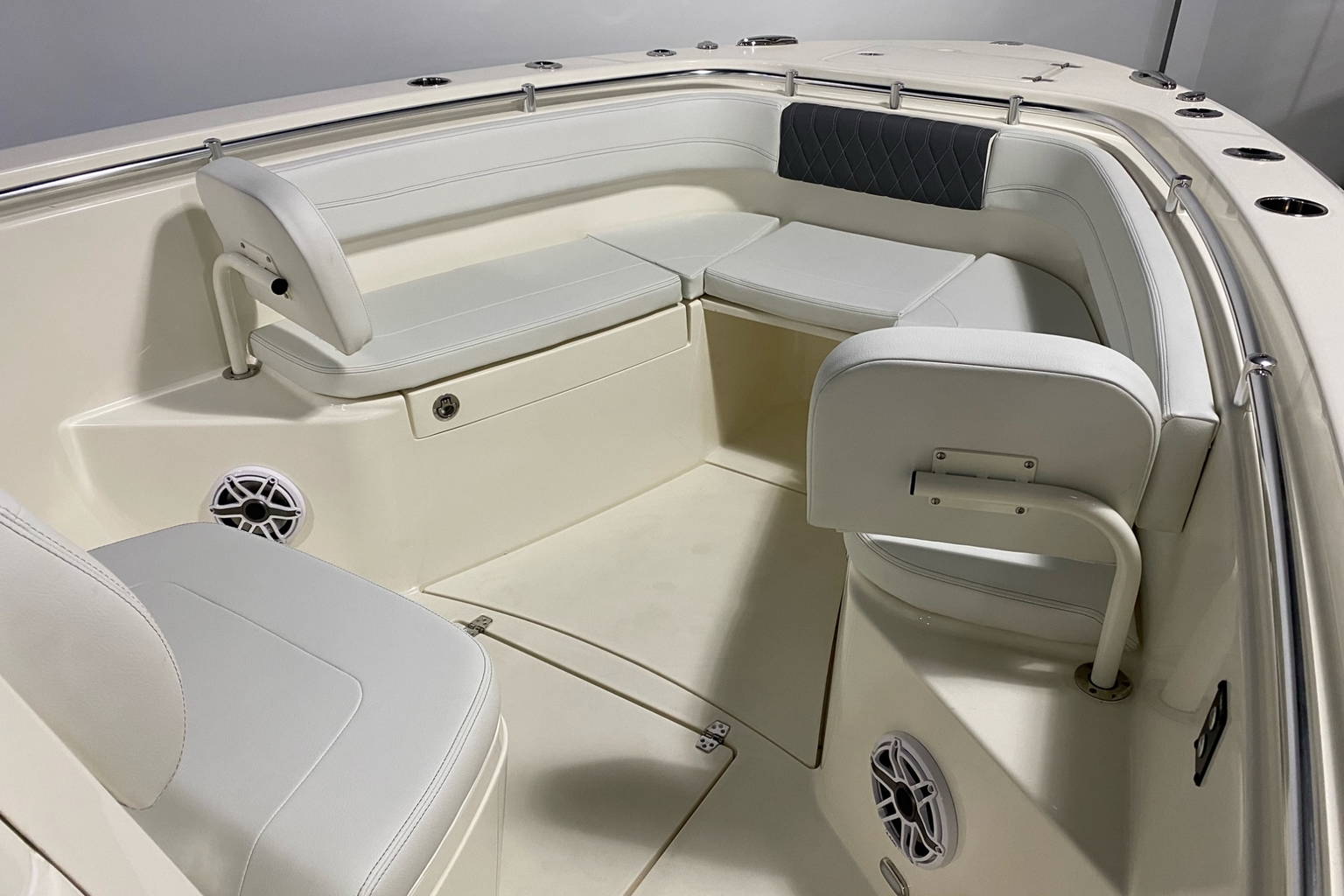 New 2023 Cobia 280 CC #D051 image 9