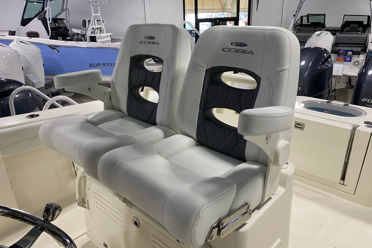 New 2023 Cobia 280 CC #D051 image 5