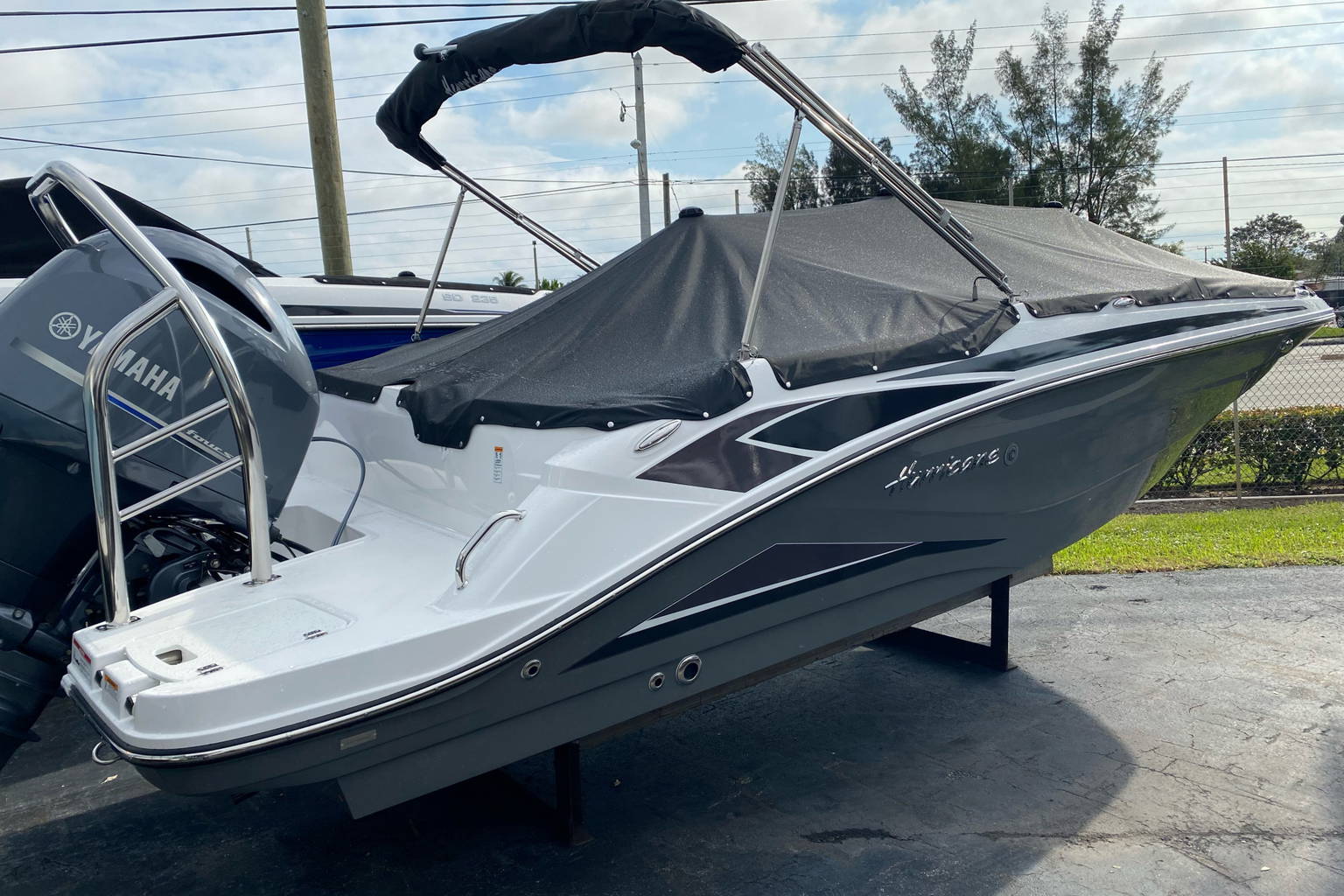 New 2023 Hurricane SunDeck Sport OB SS 205 OB #9998 image 1
