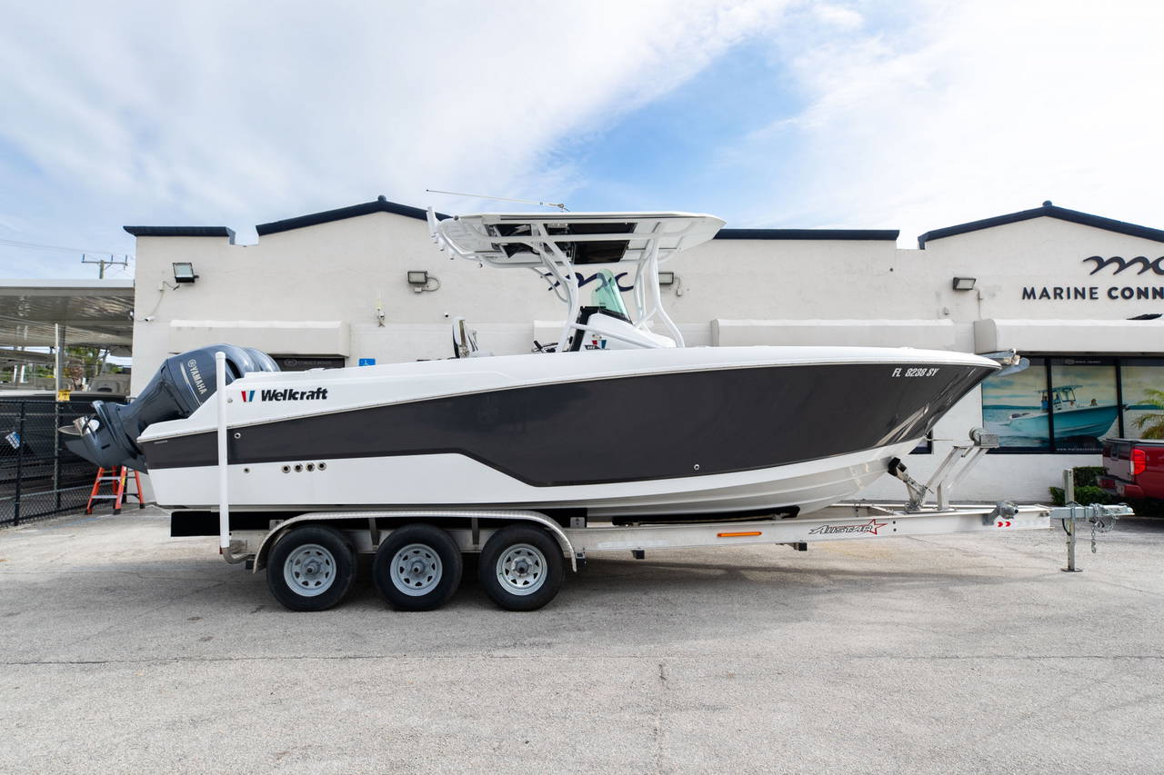 Main image of Wellcraft 262 Fisherman in Fort Lauderdale, FL