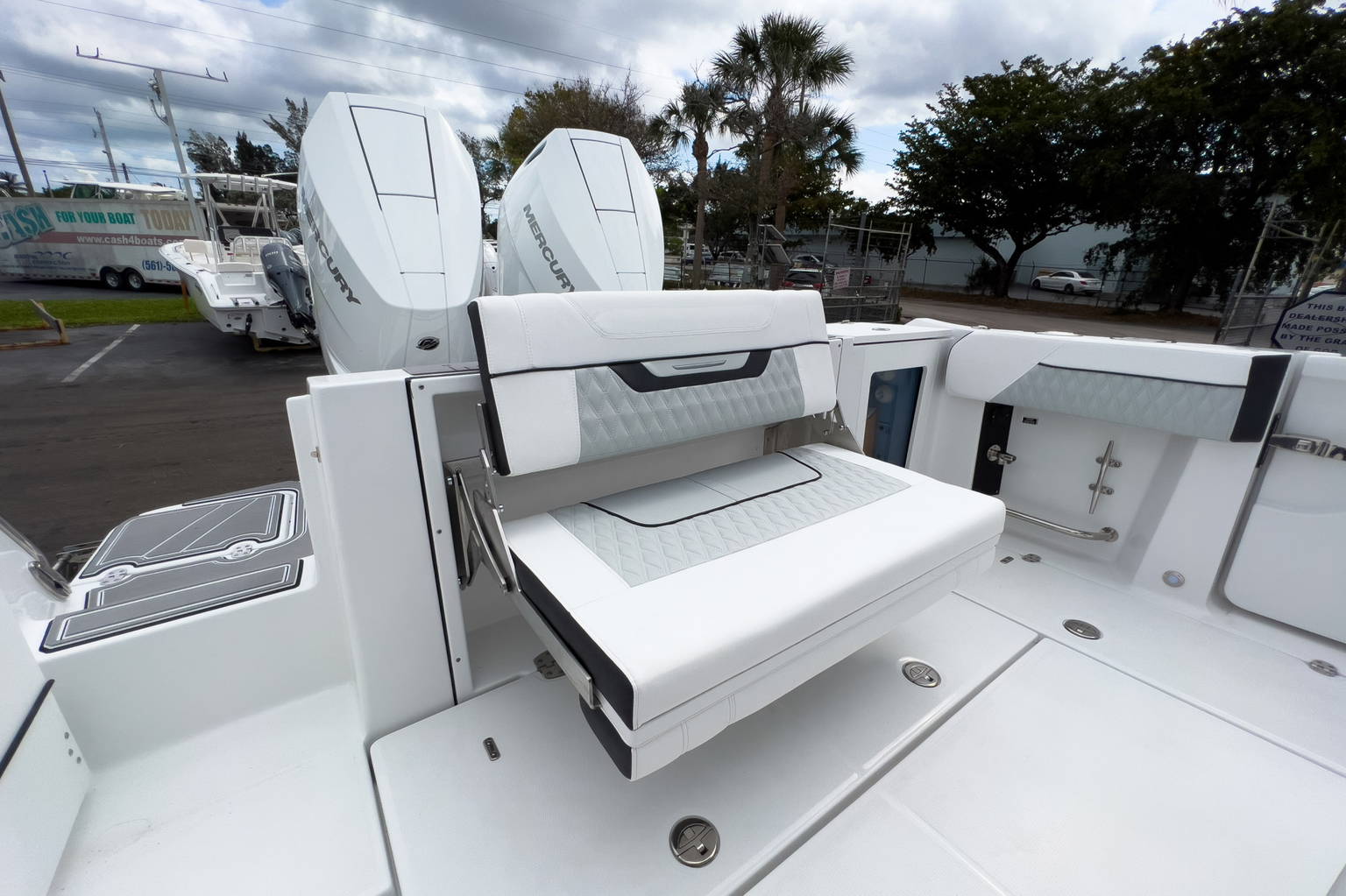 Alternative image of Blackfin 332CC in West Palm Beach, FL