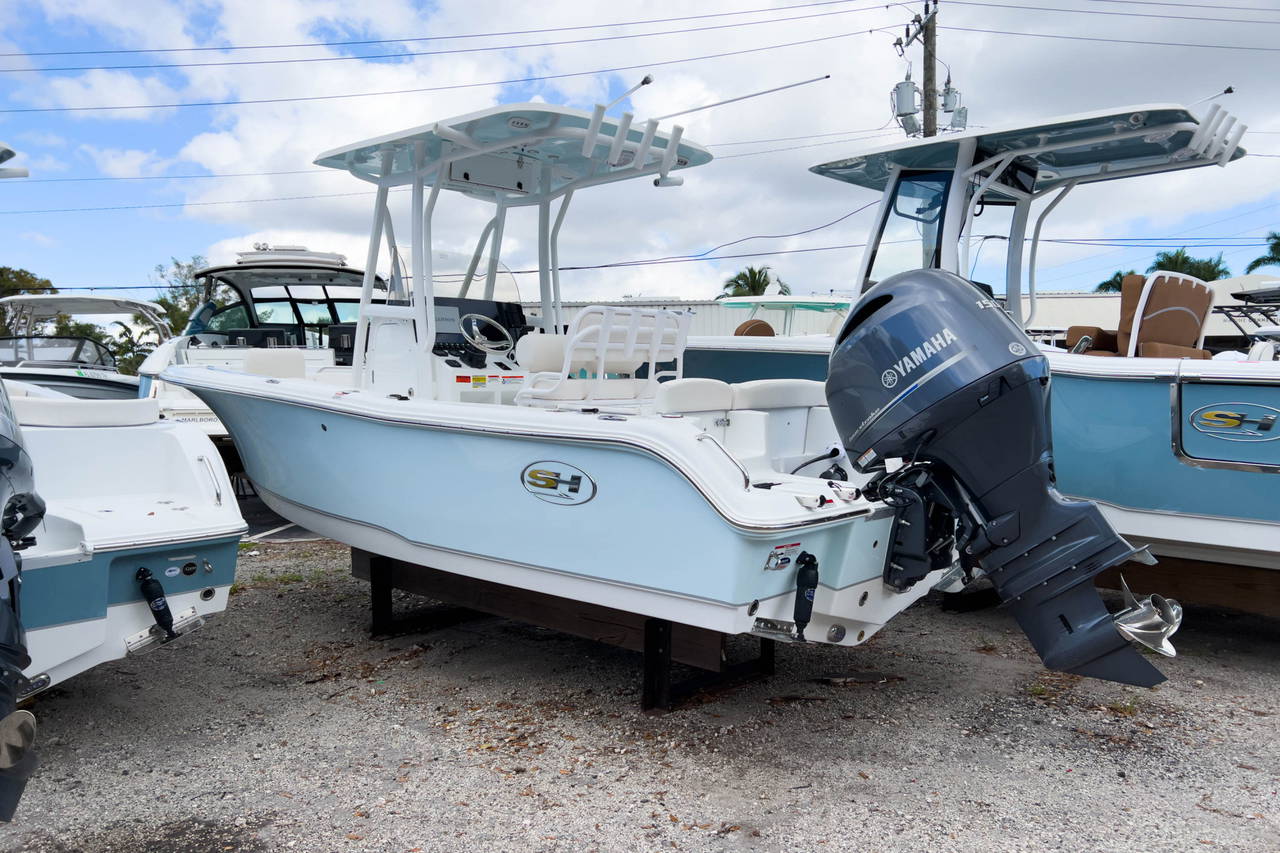 Main image of Sea Hunt Ultra 219 in Stuart, FL