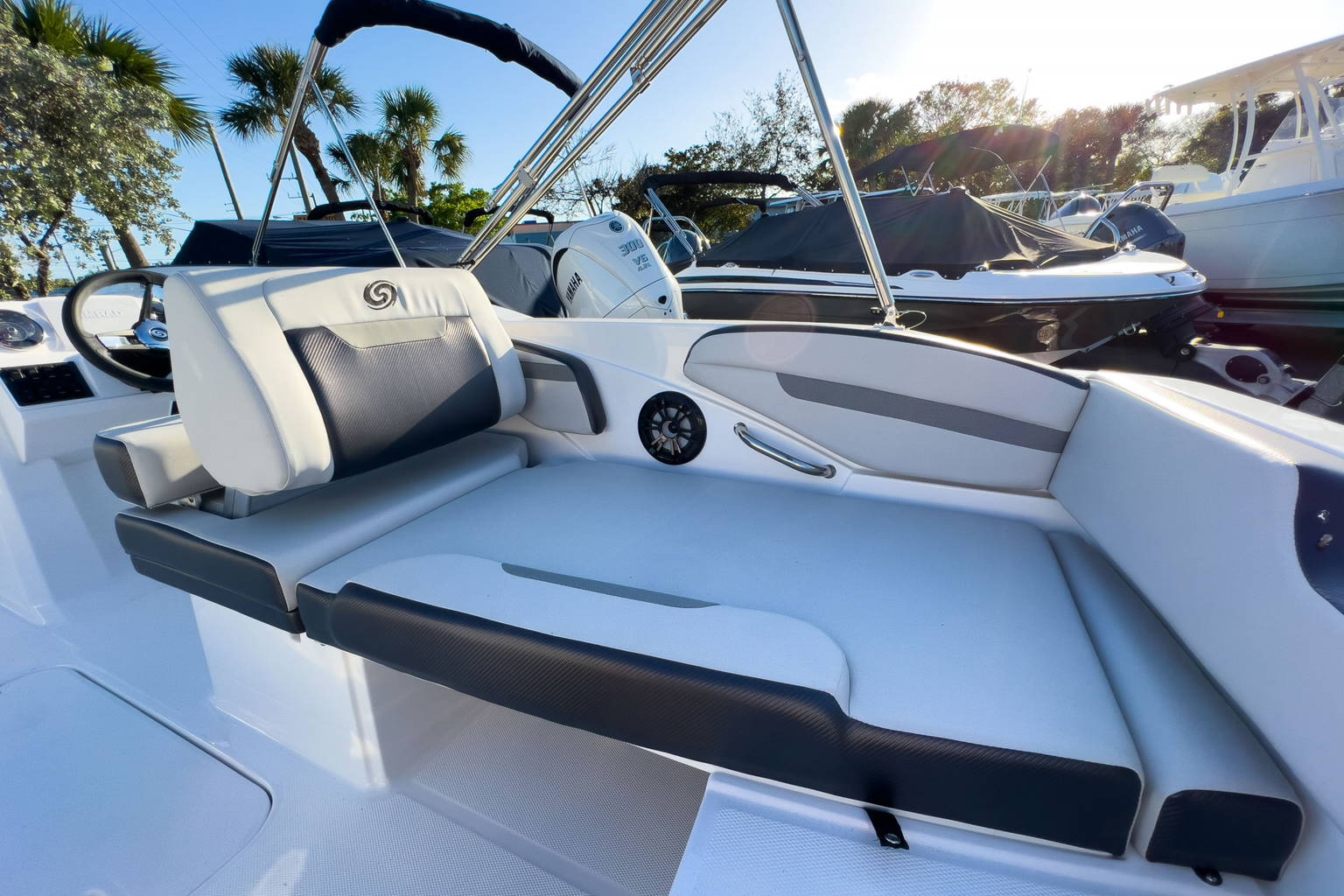 New 2023 Hurricane SunDeck Sport OB SS 205 OB #9998 image 4