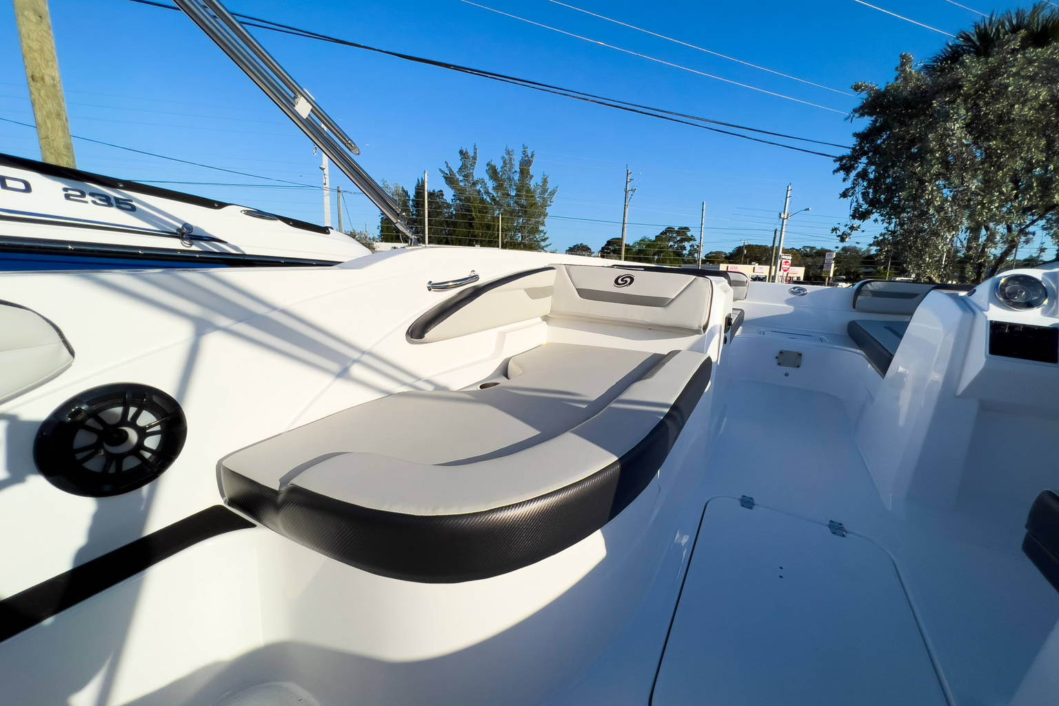 New 2023 Hurricane SunDeck Sport OB SS 205 OB #9998 image 5