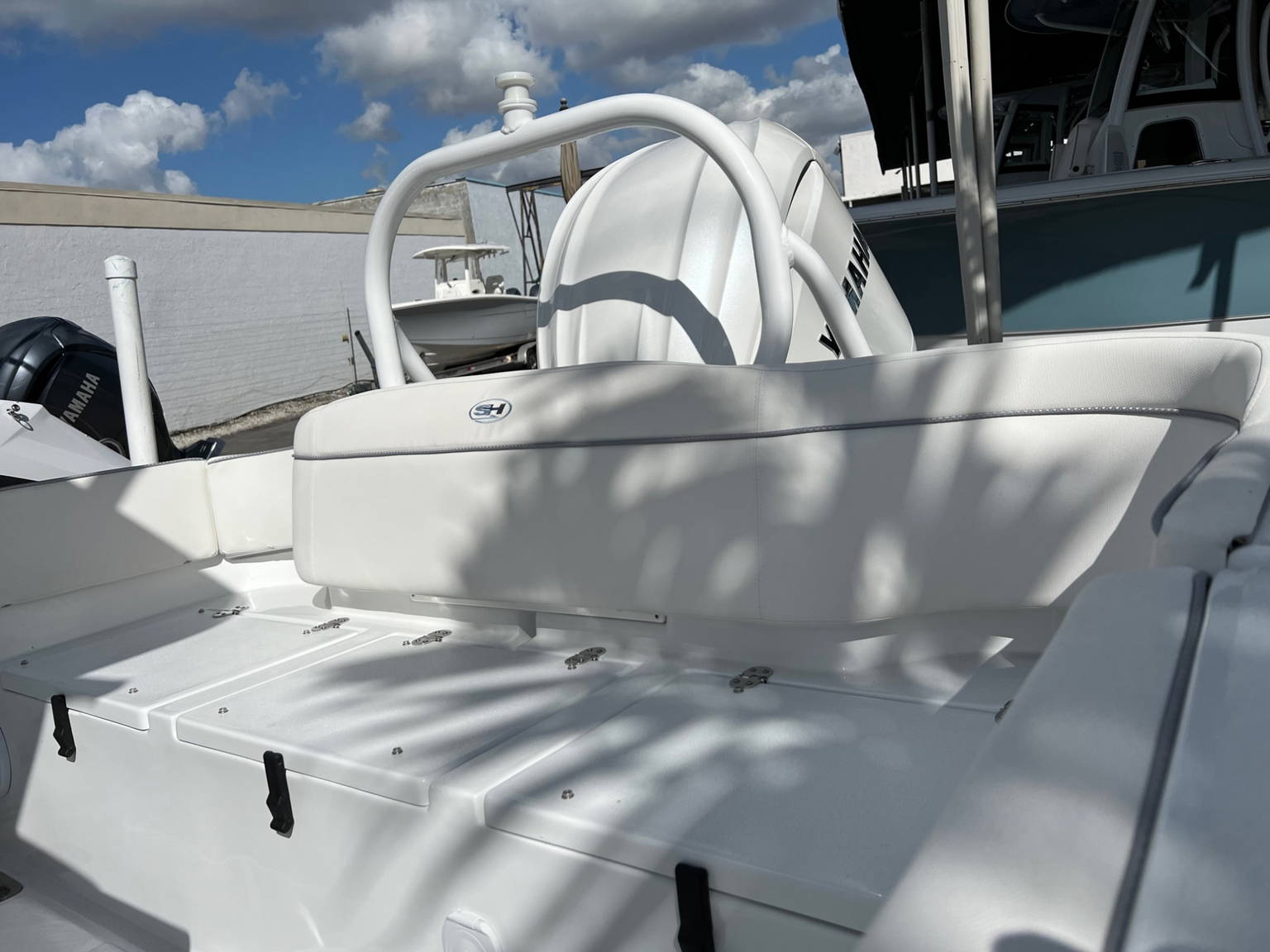 Alternative image of Sea Hunt Ultra 255 SE in Miami, FL