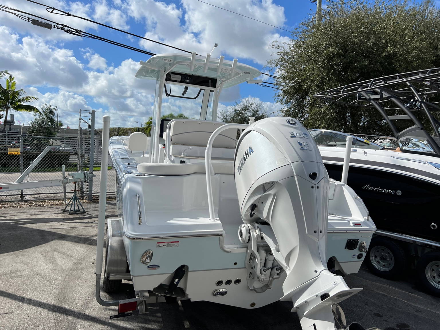 Alternative image of Sea Hunt Ultra 255 SE in Miami, FL