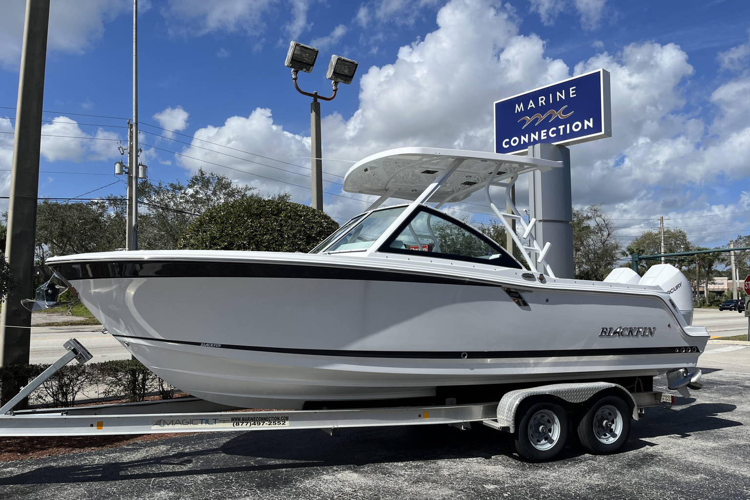 New 2023 Blackfin 252DC #H205 image 1