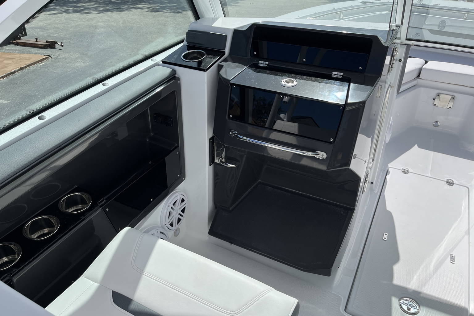 New 2023 Blackfin 252DC #H205 image 13