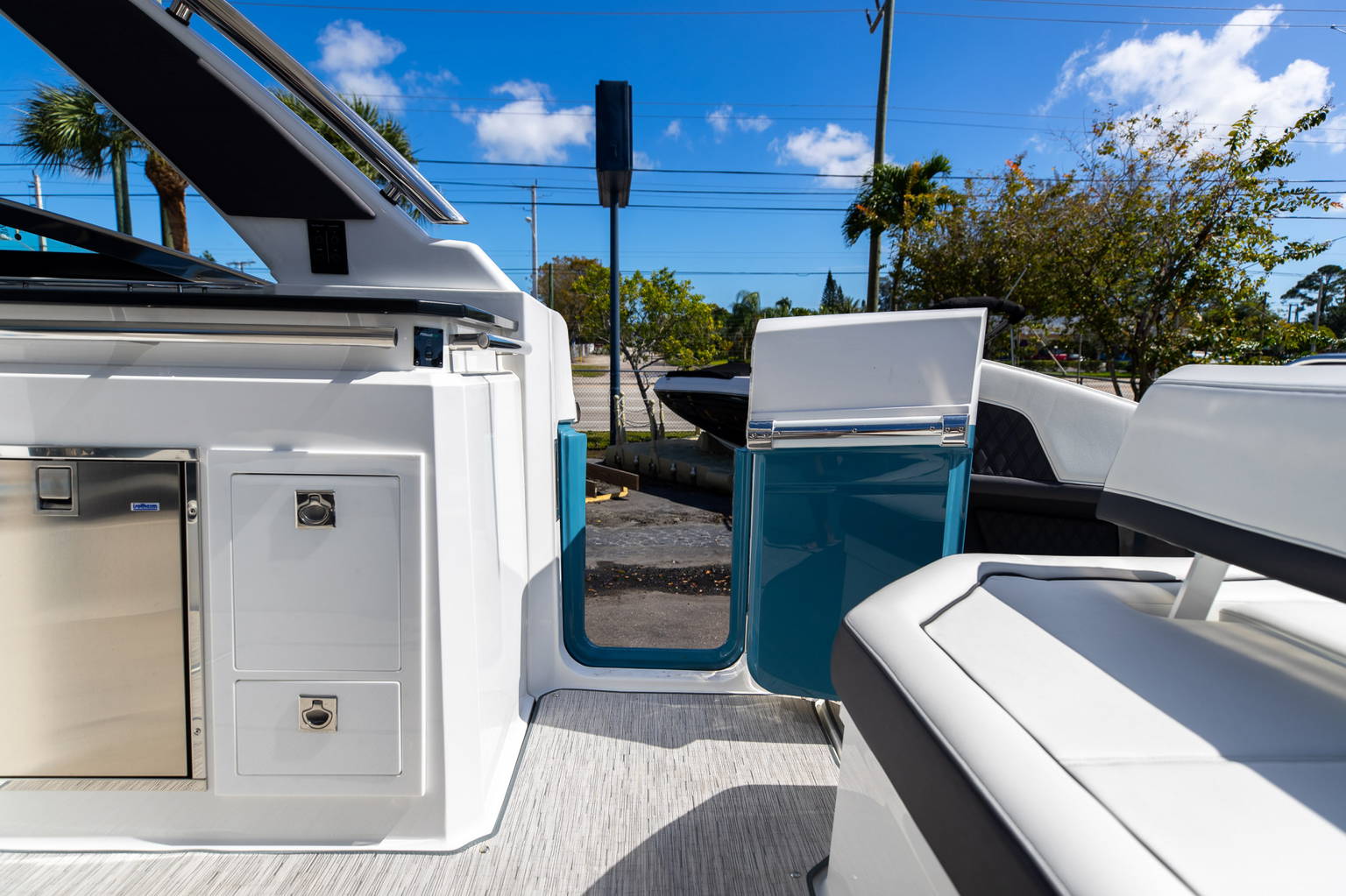 Alternative image of Cobalt R33 OB in Stuart, FL