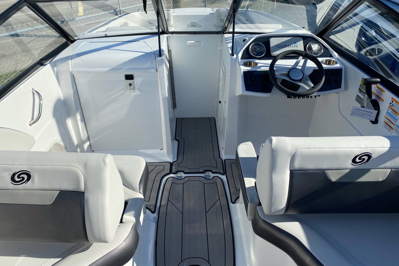 New 2023 Hurricane SunDeck 235 OB #2042 image 12