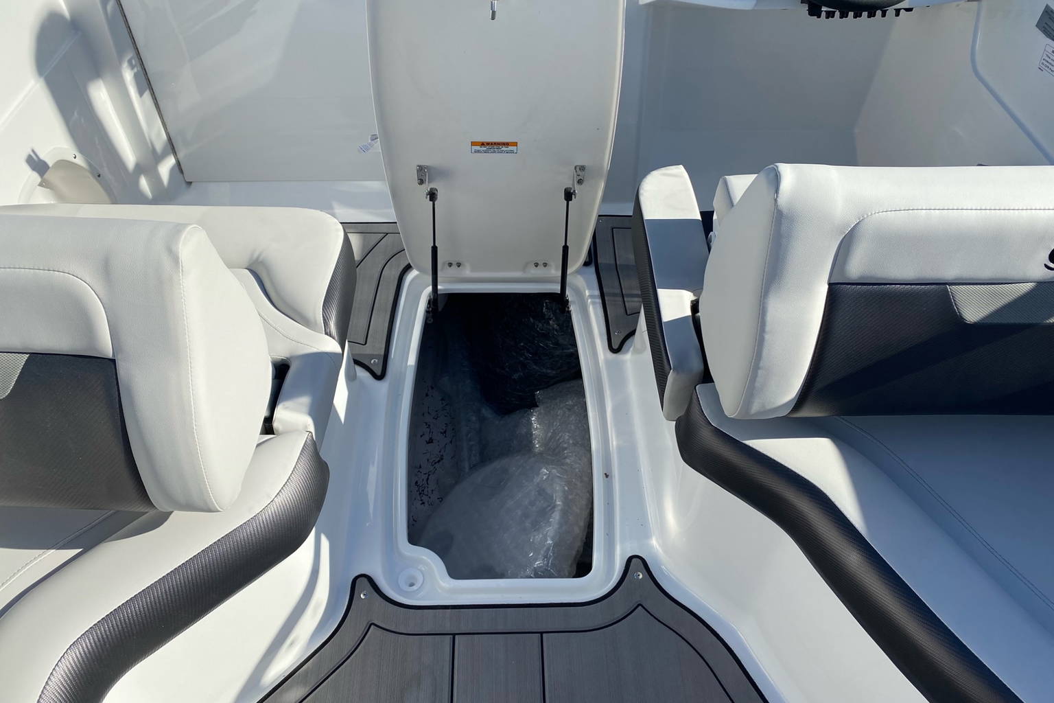 New 2023 Hurricane SunDeck 235 OB #2042 image 11