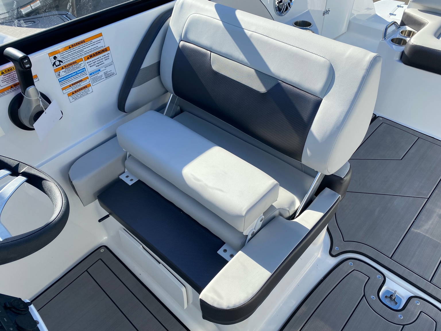 Alternative image of Hurricane SunDeck 235 OB in West Palm Beach, FL