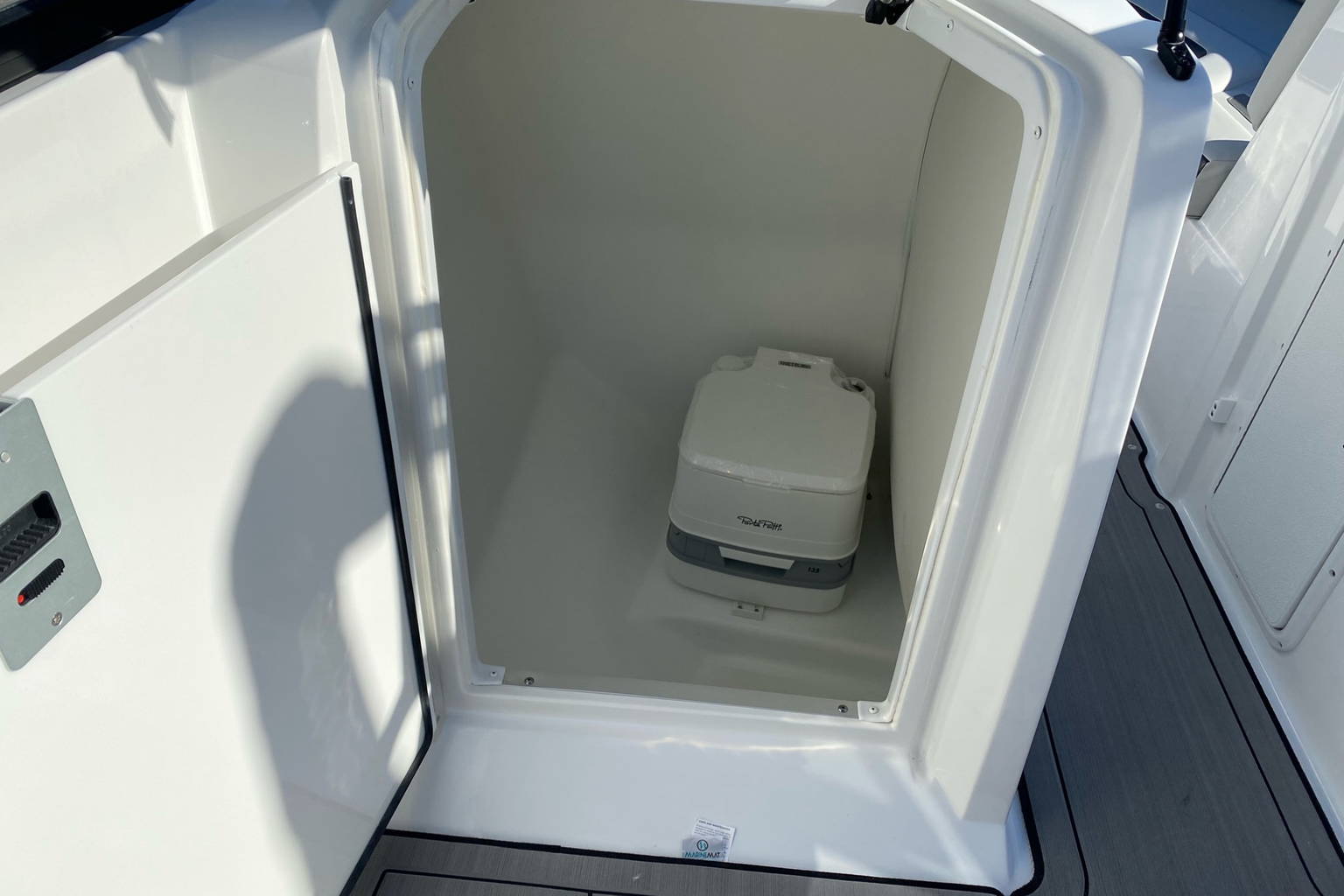 New 2023 Hurricane SunDeck 235 OB #2042 image 7