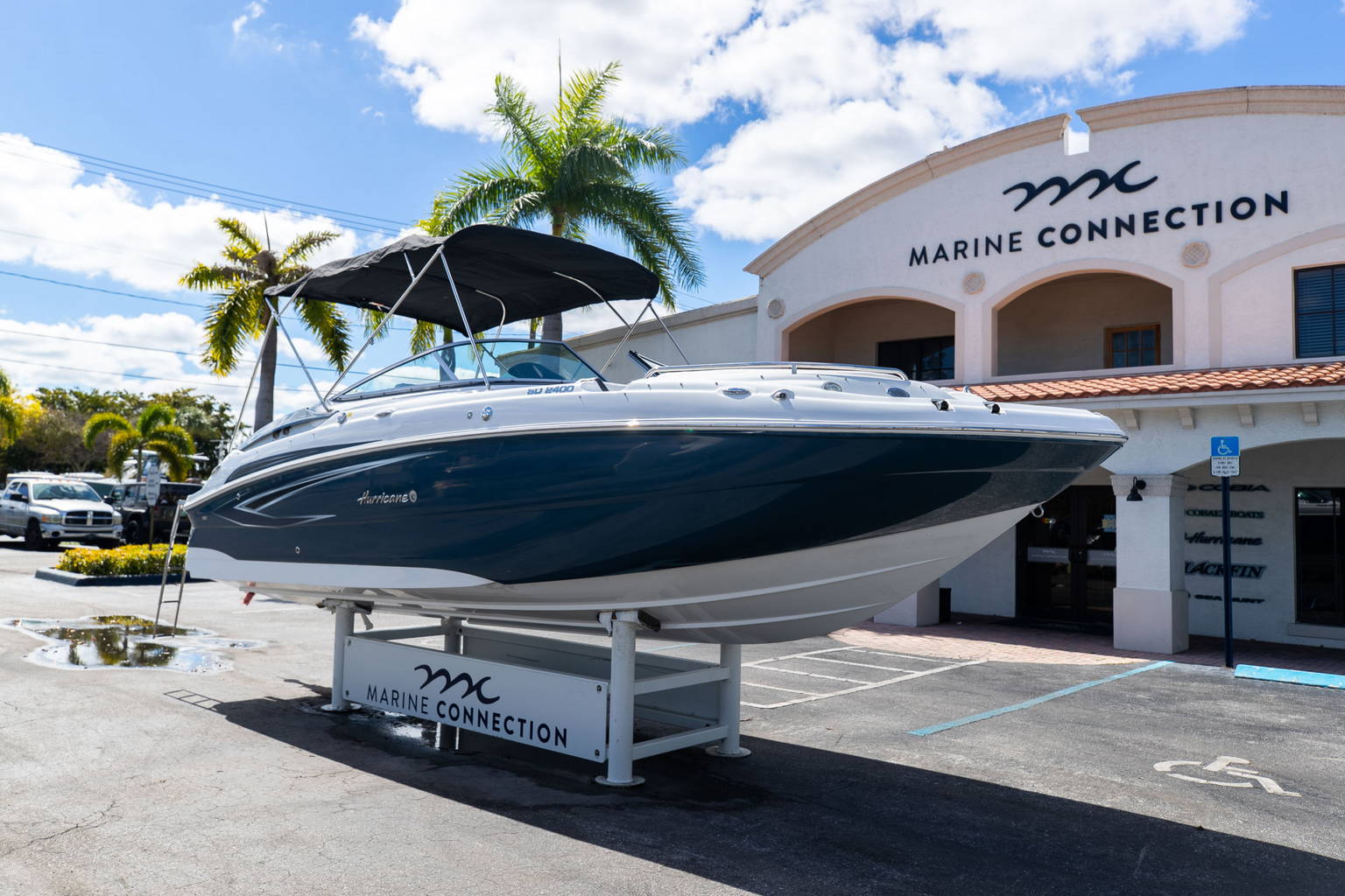 New 2023 Hurricane SunDeck 2400 OB #2447 image 2
