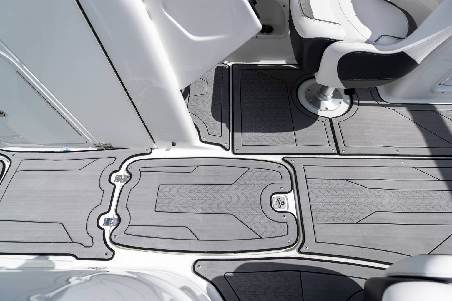 New 2023 Hurricane SunDeck 2400 OB #2447 image 23
