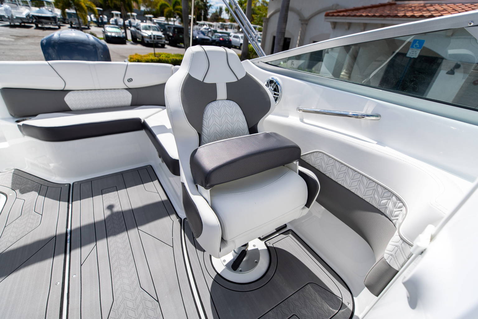 New 2023 Hurricane SunDeck 2400 OB #2447 image 27